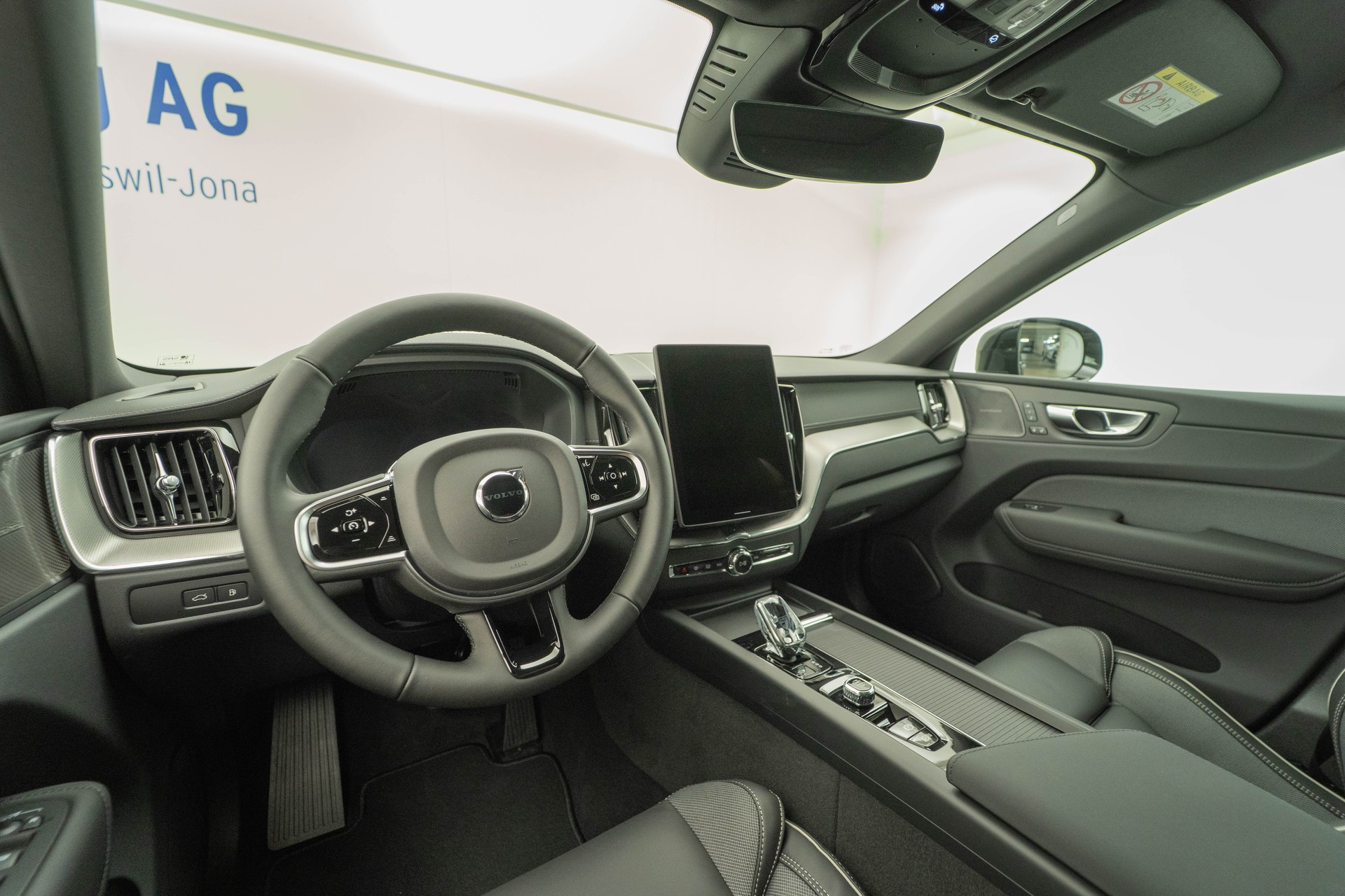 VOLVO XC60 2.0 T6 TE Black Edition eAWD-image-6