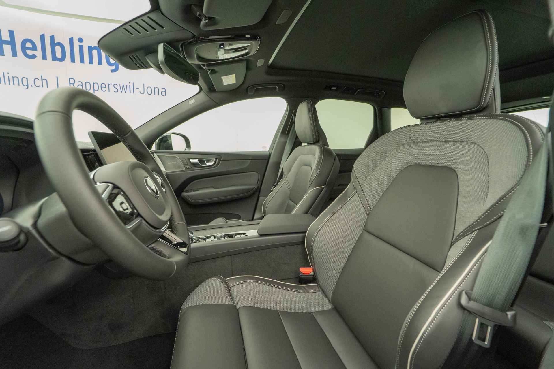 VOLVO XC60 2.0 T6 TE Black Edition eAWD-image-7