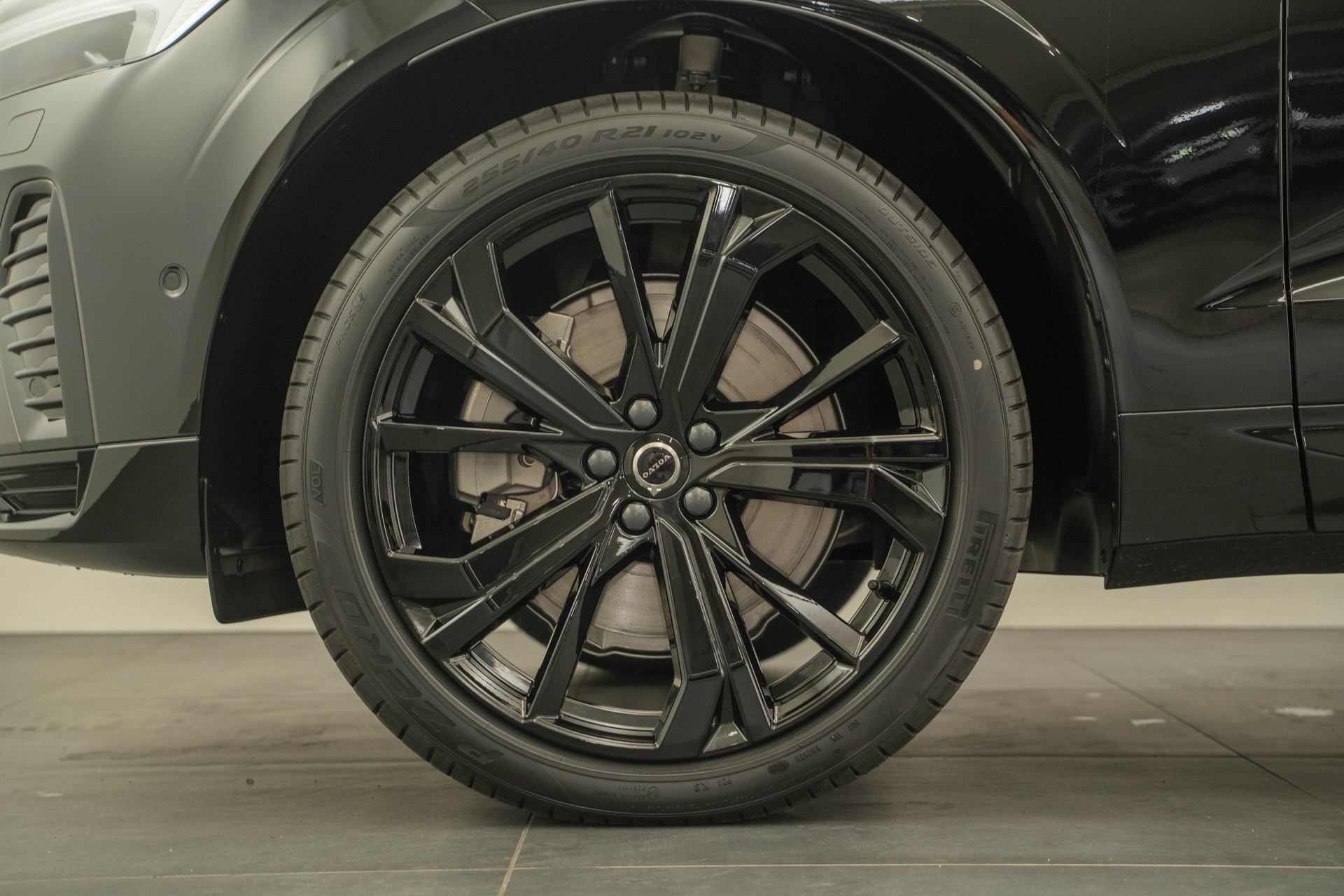 VOLVO XC60 2.0 T6 TE Black Edition eAWD-image-15