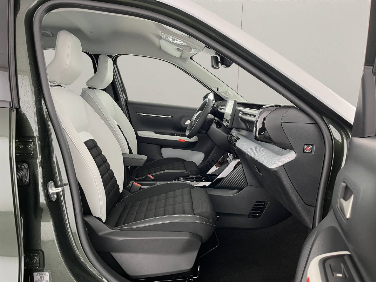CITROEN C3 Aircross 1.2 Hybrid Busines-image-15