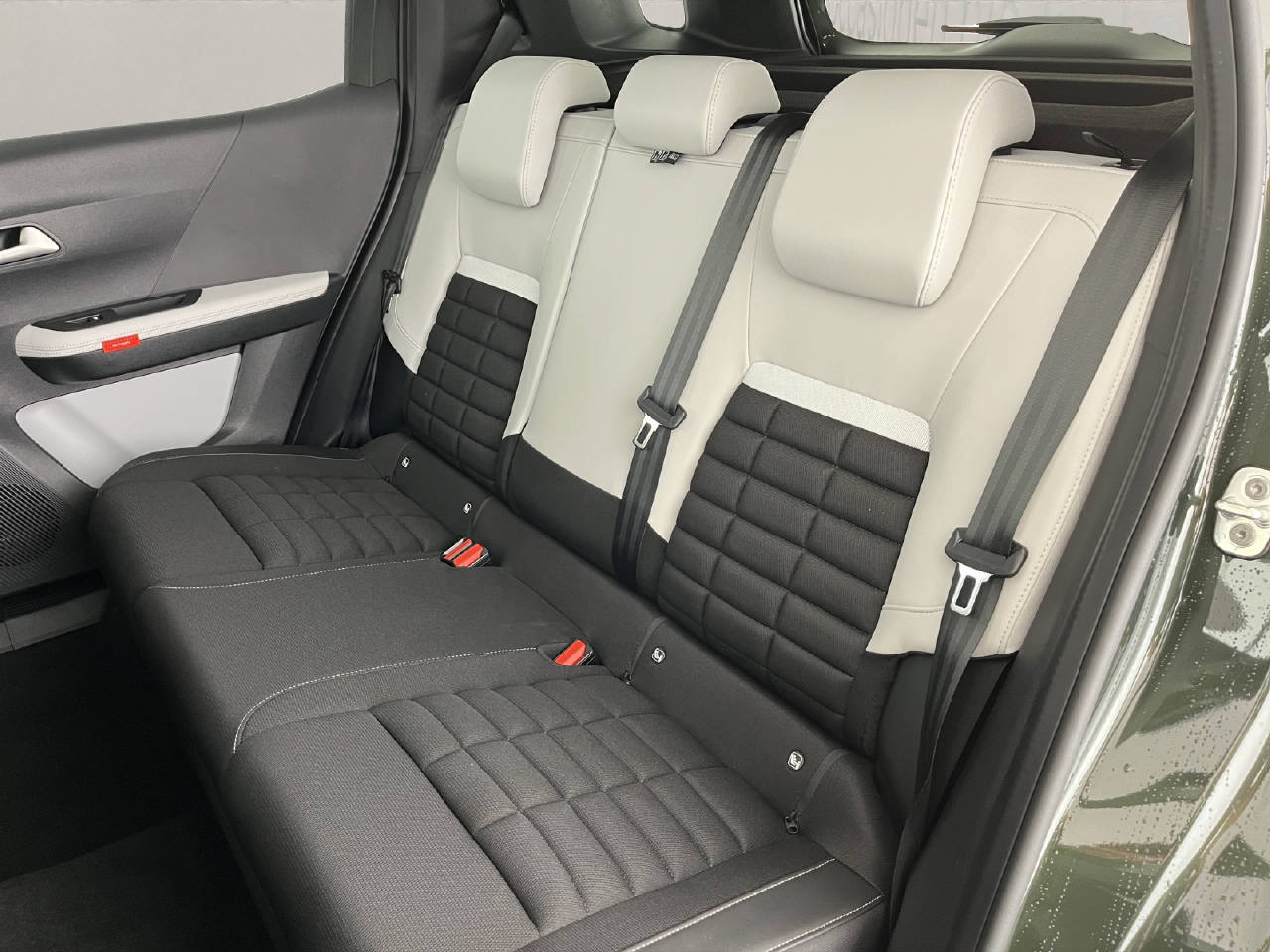 CITROEN C3 Aircross 1.2 Hybrid Busines-image-16