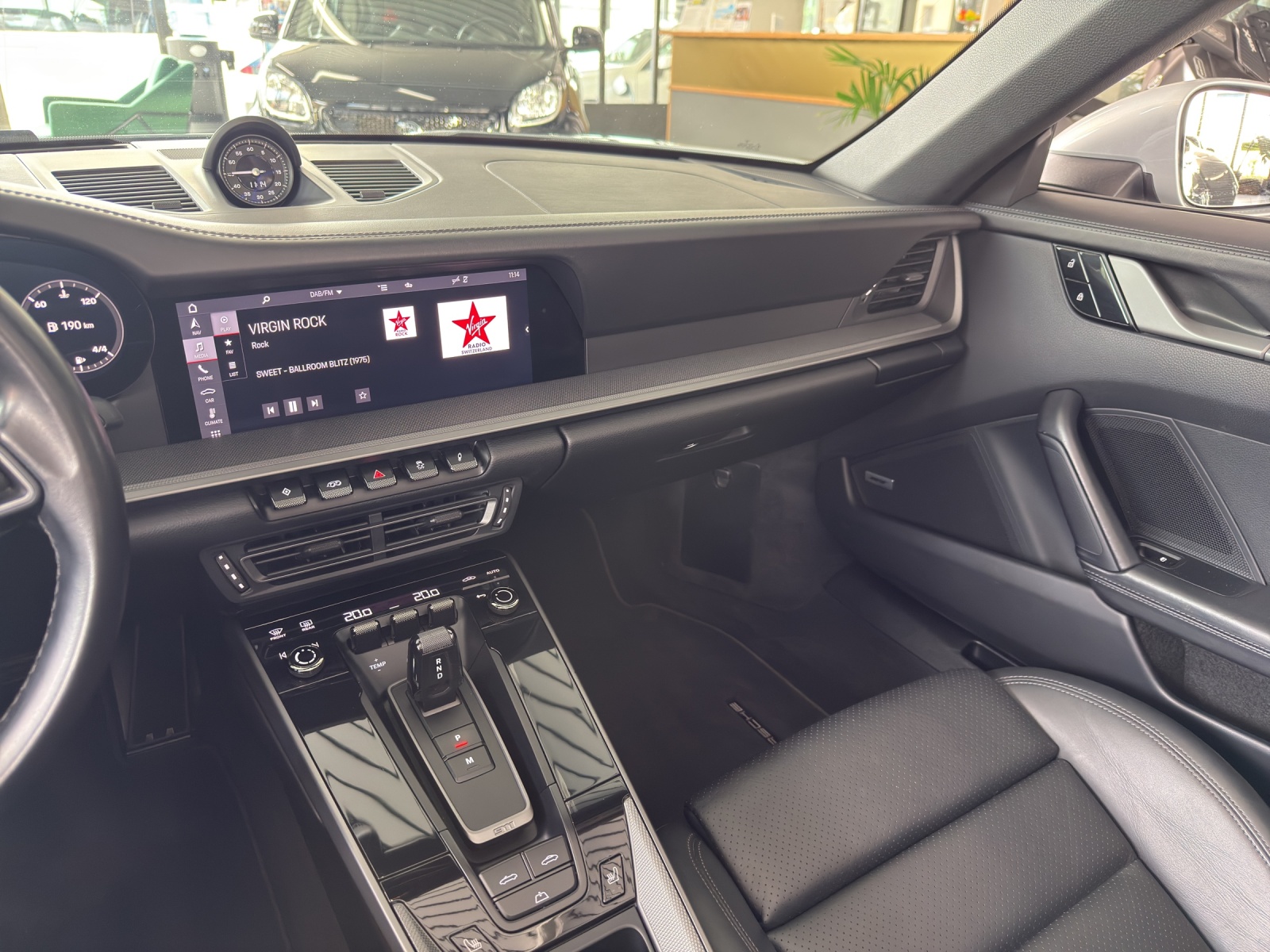 PORSCHE 911 Carrera 4 Cabriolet PDK-image-12