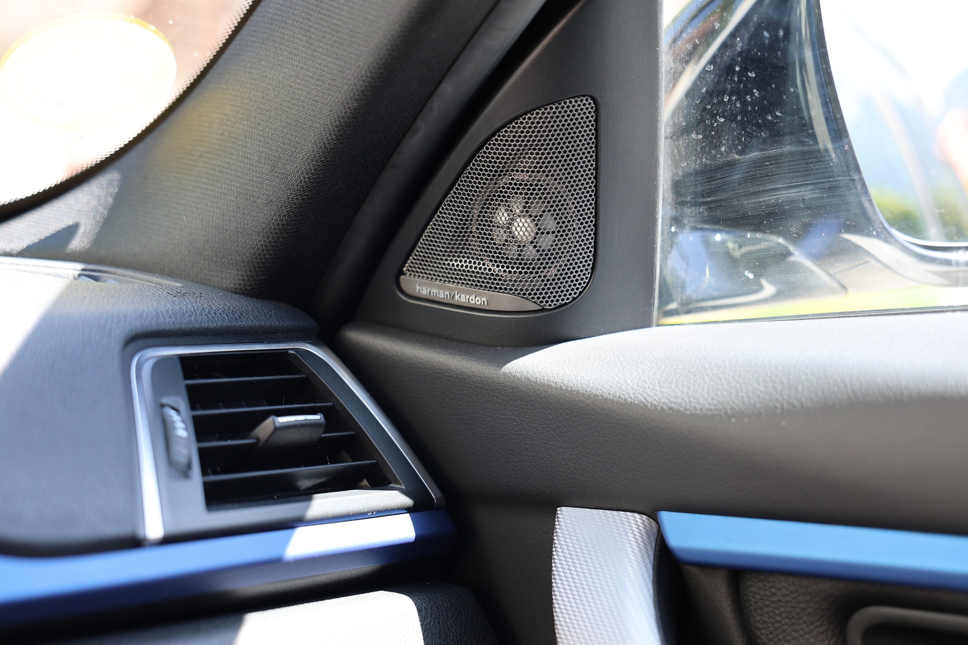 BMW 320d xDrive SAG M Sport-image-11