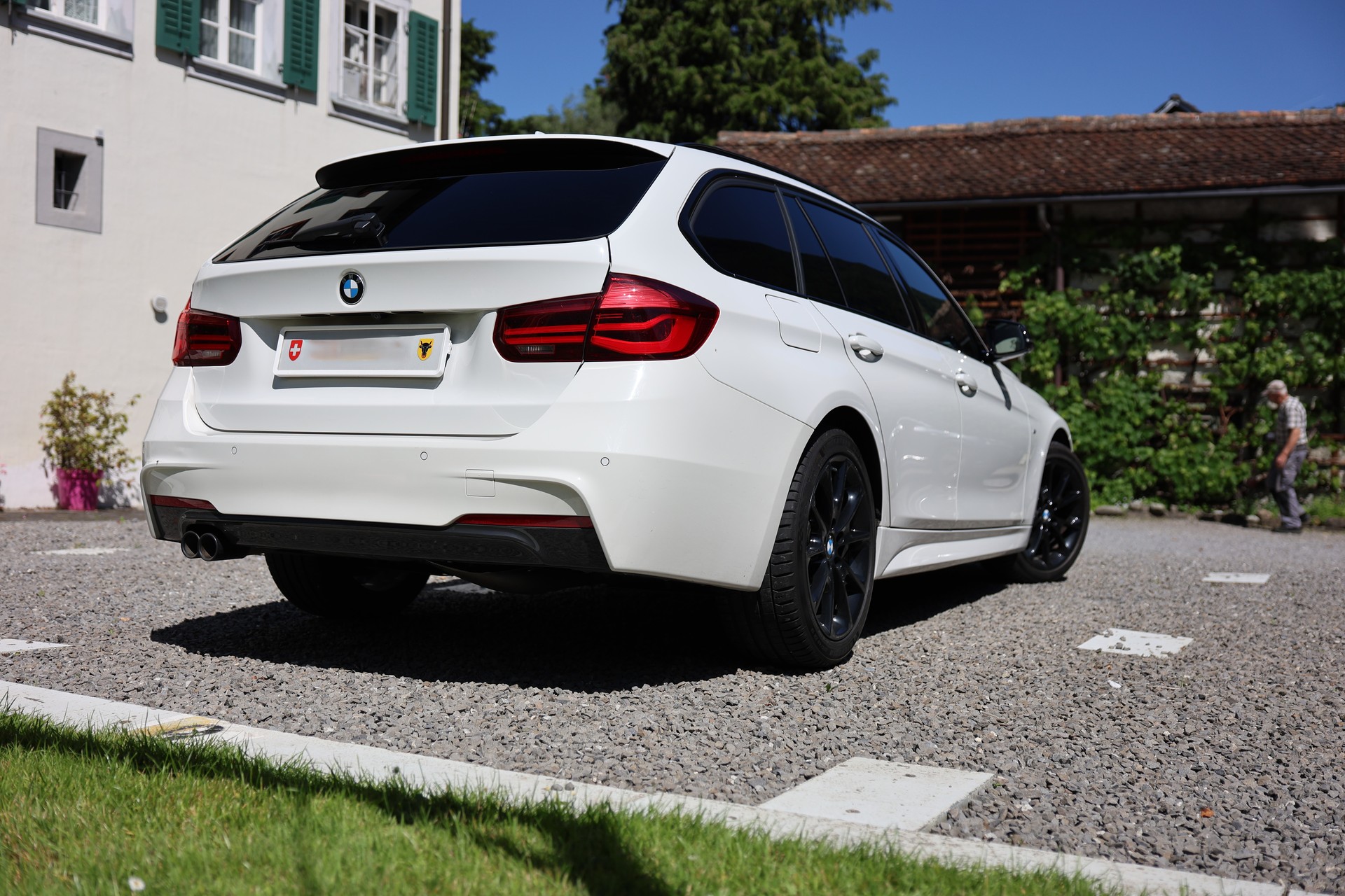 BMW 320d xDrive SAG M Sport-image-1