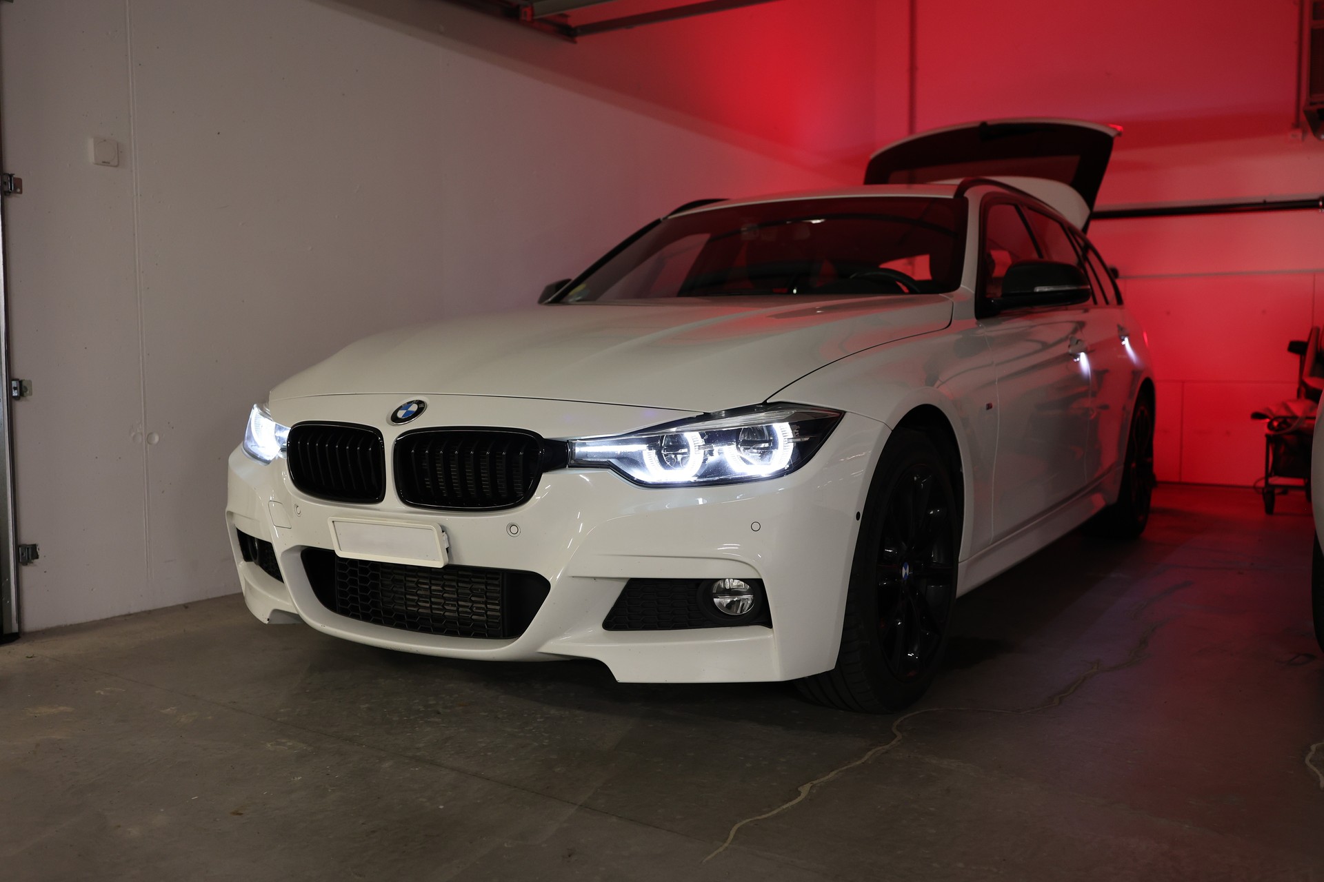 BMW 320d xDrive SAG M Sport-image-15
