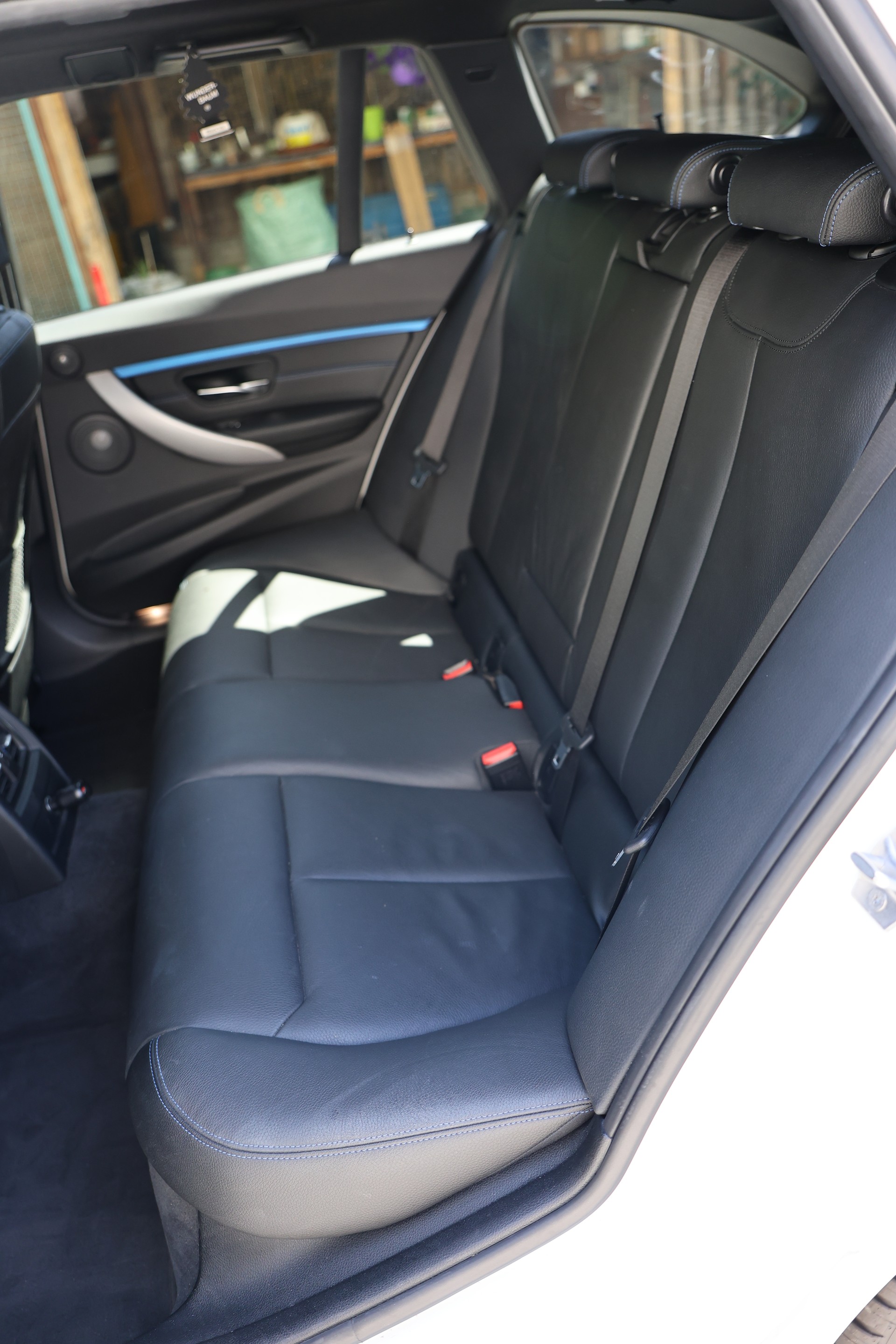 BMW 320d xDrive SAG M Sport-image-12