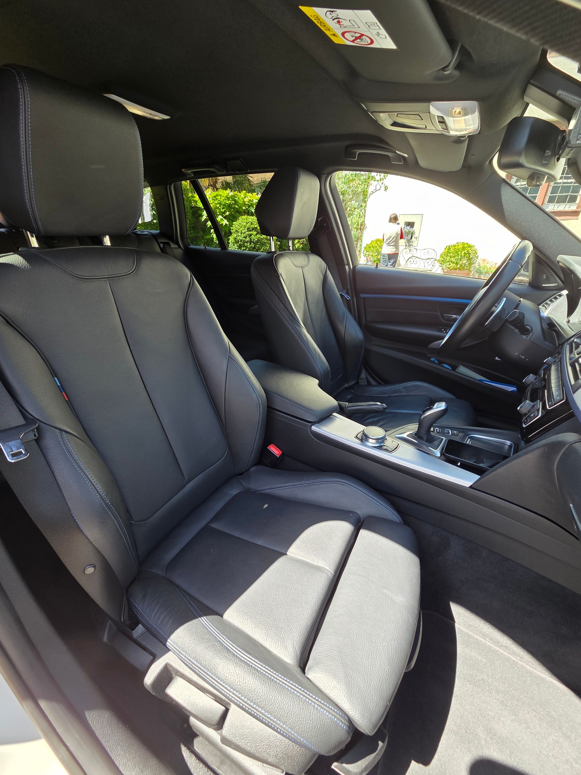 BMW 320d xDrive SAG M Sport-image-10