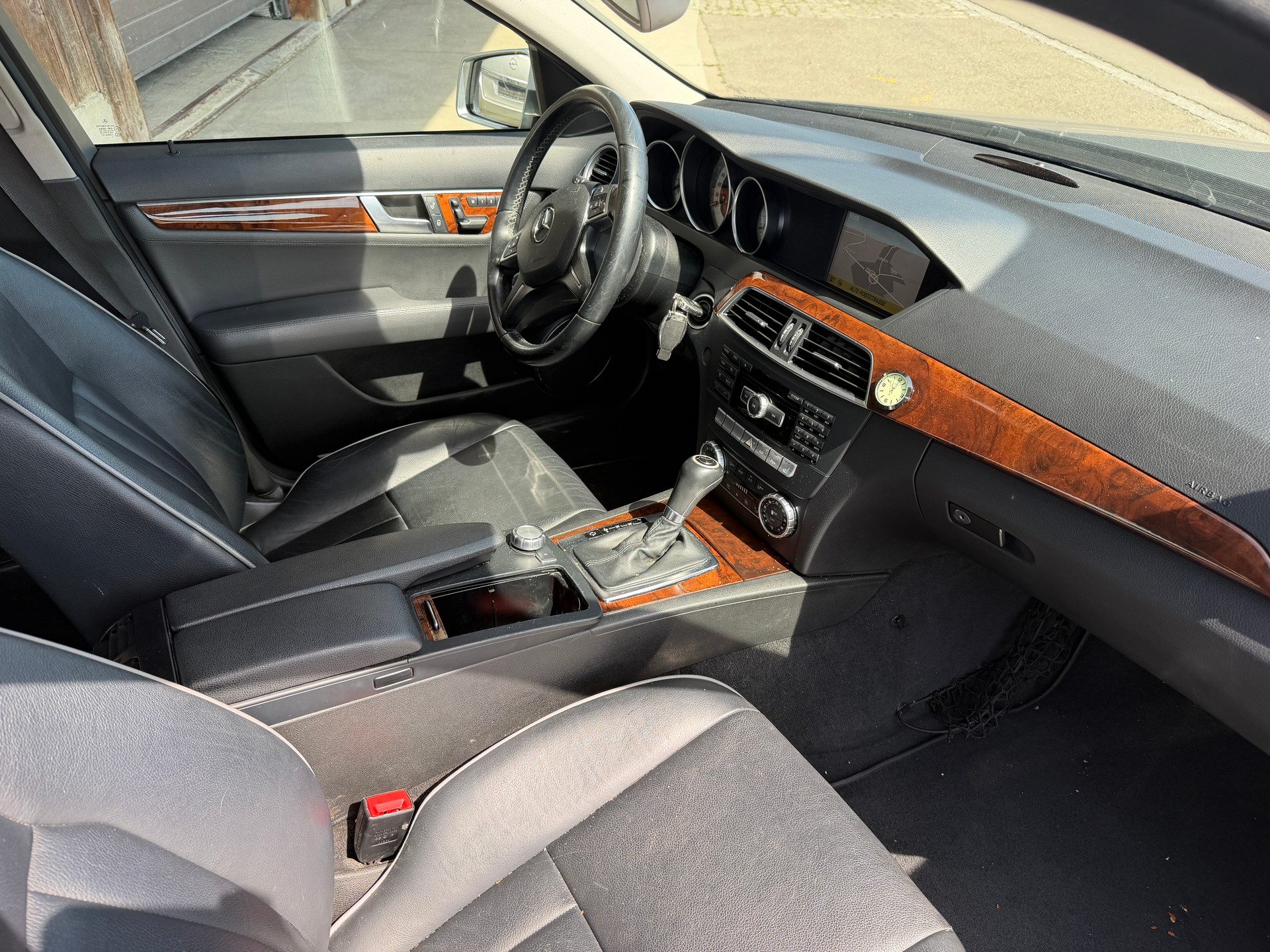 MERCEDES-BENZ C 350 Elégance 4Matic 7G-Tronic-image-6