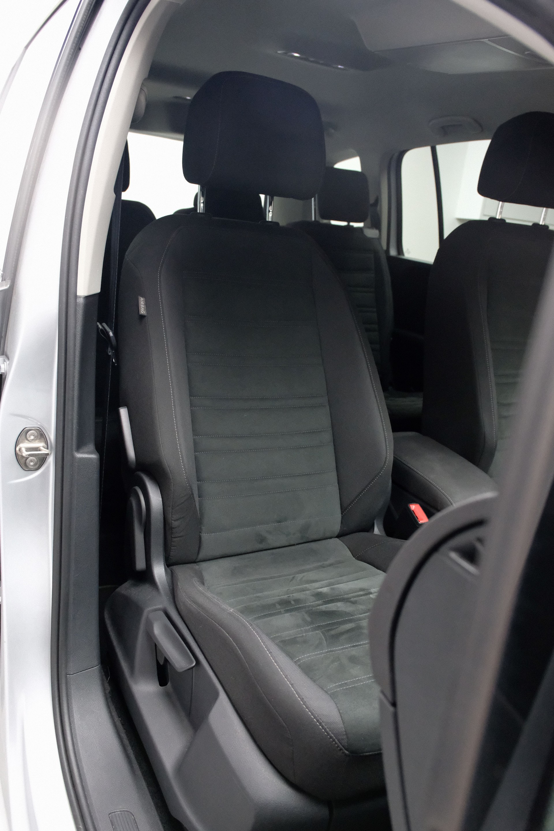 VW Touran 2.0 TDI BlueMotion Technology Comfortline DSG-image-12
