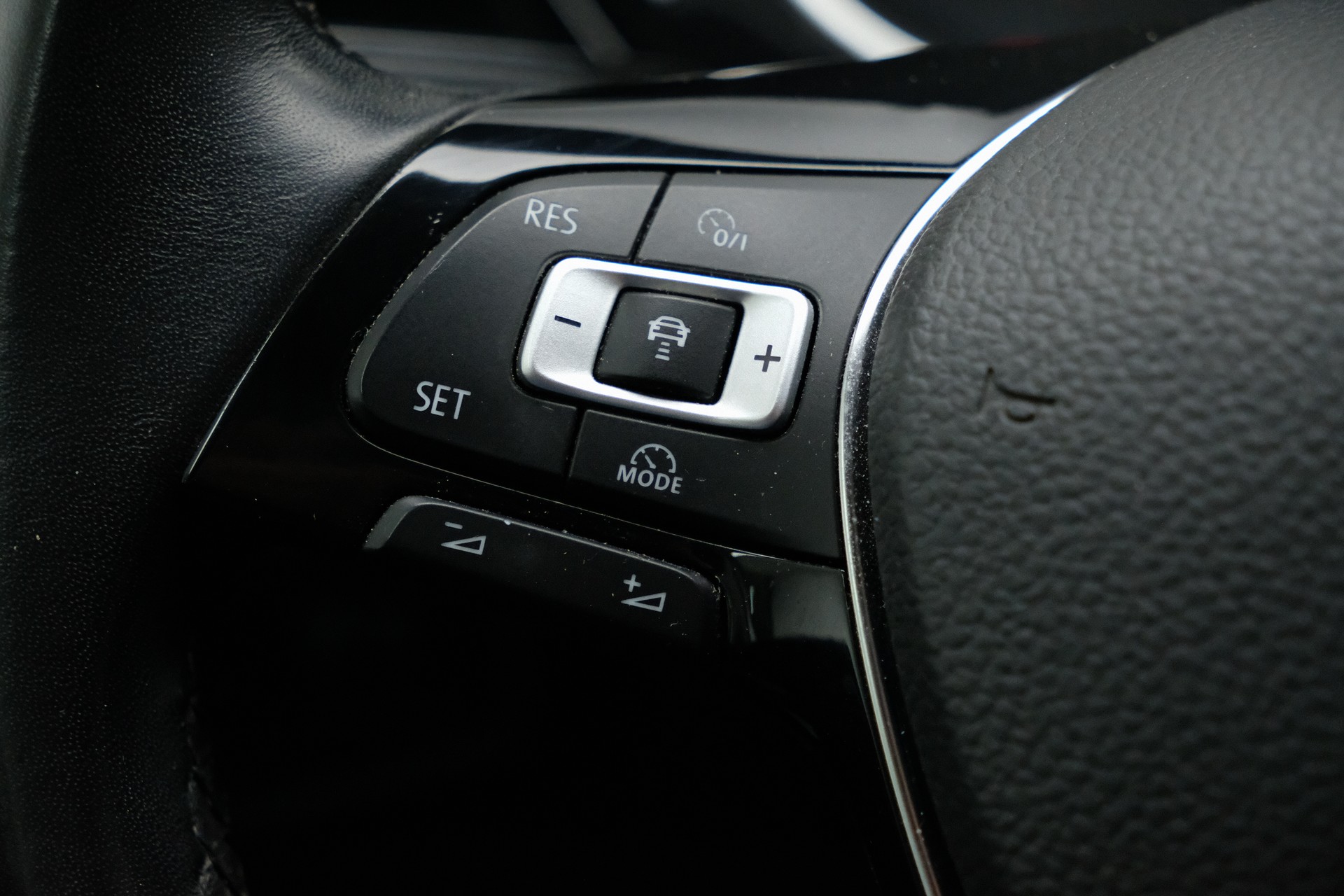 VW Touran 2.0 TDI BlueMotion Technology Comfortline DSG-image-7
