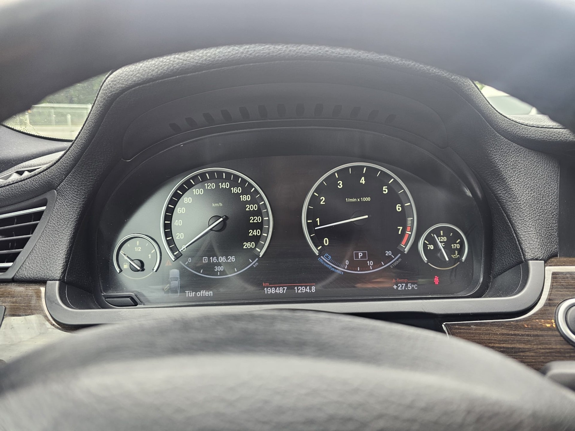 BMW 750i L-image-12