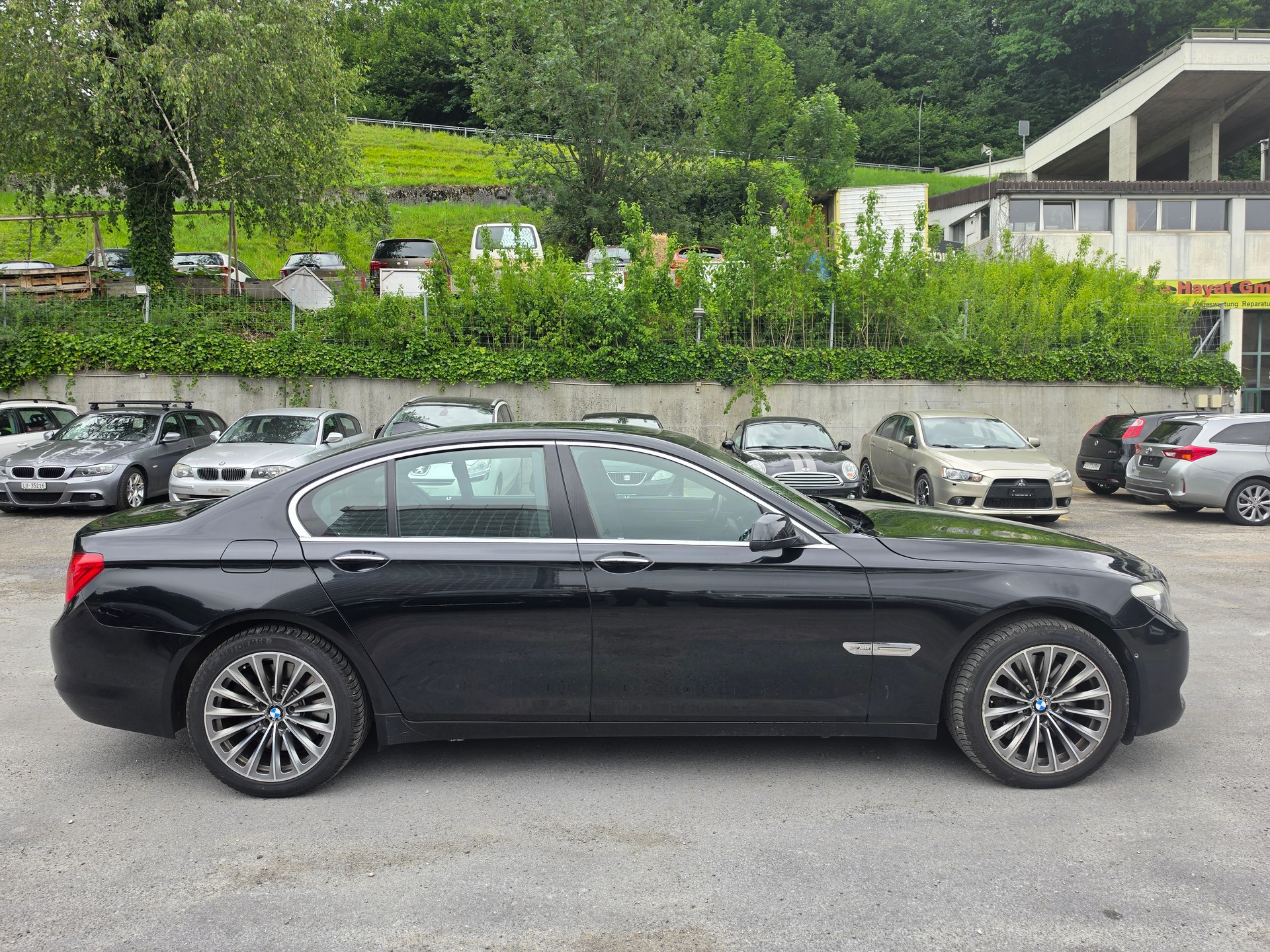 BMW 750i L-image-5