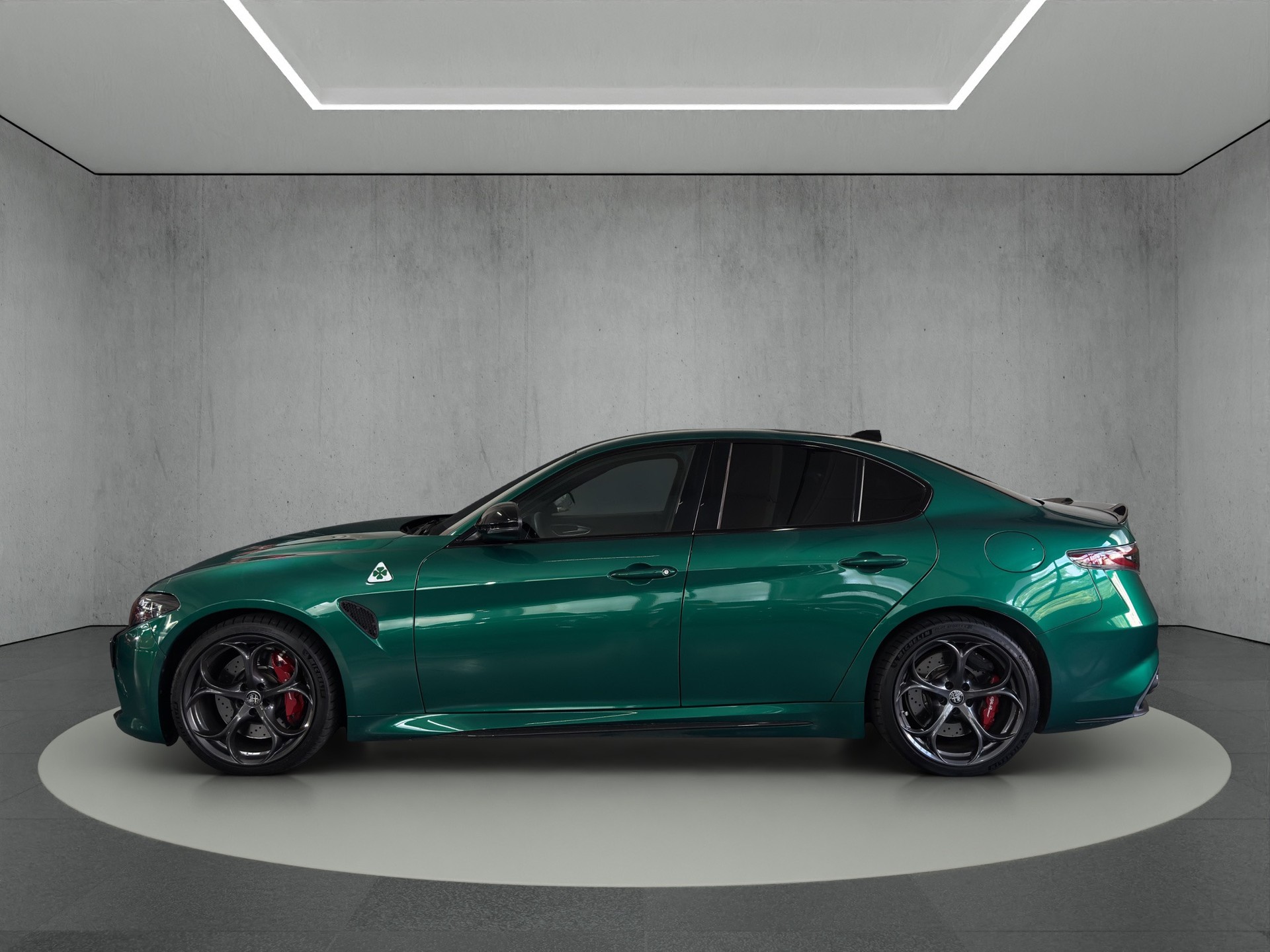 ALFA ROMEO Giulia 2.9 V6 Quadrifoglio "Verde Montreal-Akrapovic"-image-2