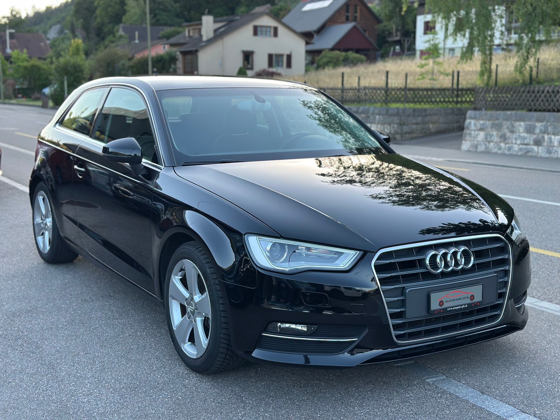 AUDI A3 1.4 TFSI Ambition-image-1