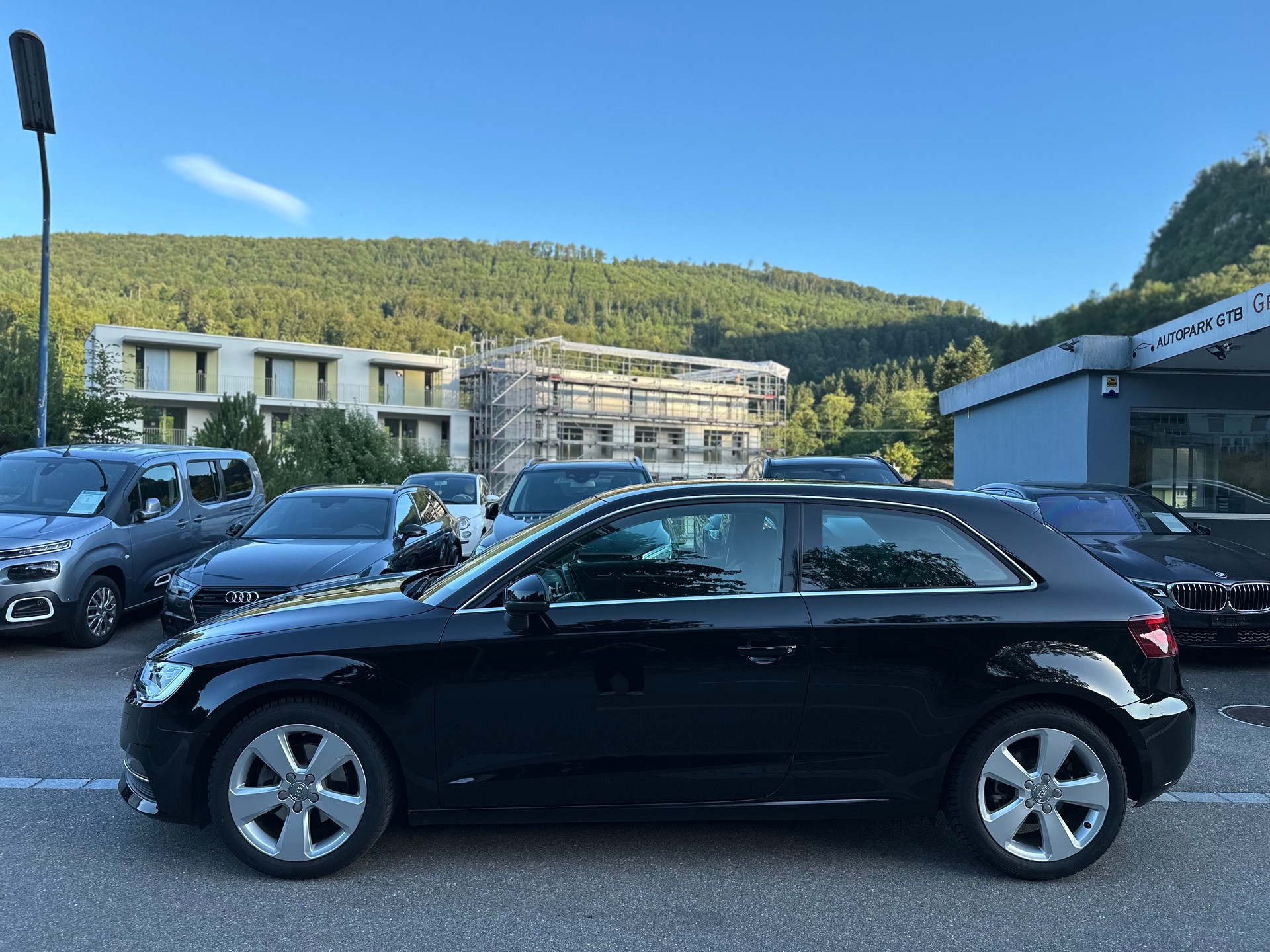 AUDI A3 1.4 TFSI Ambition-image-3