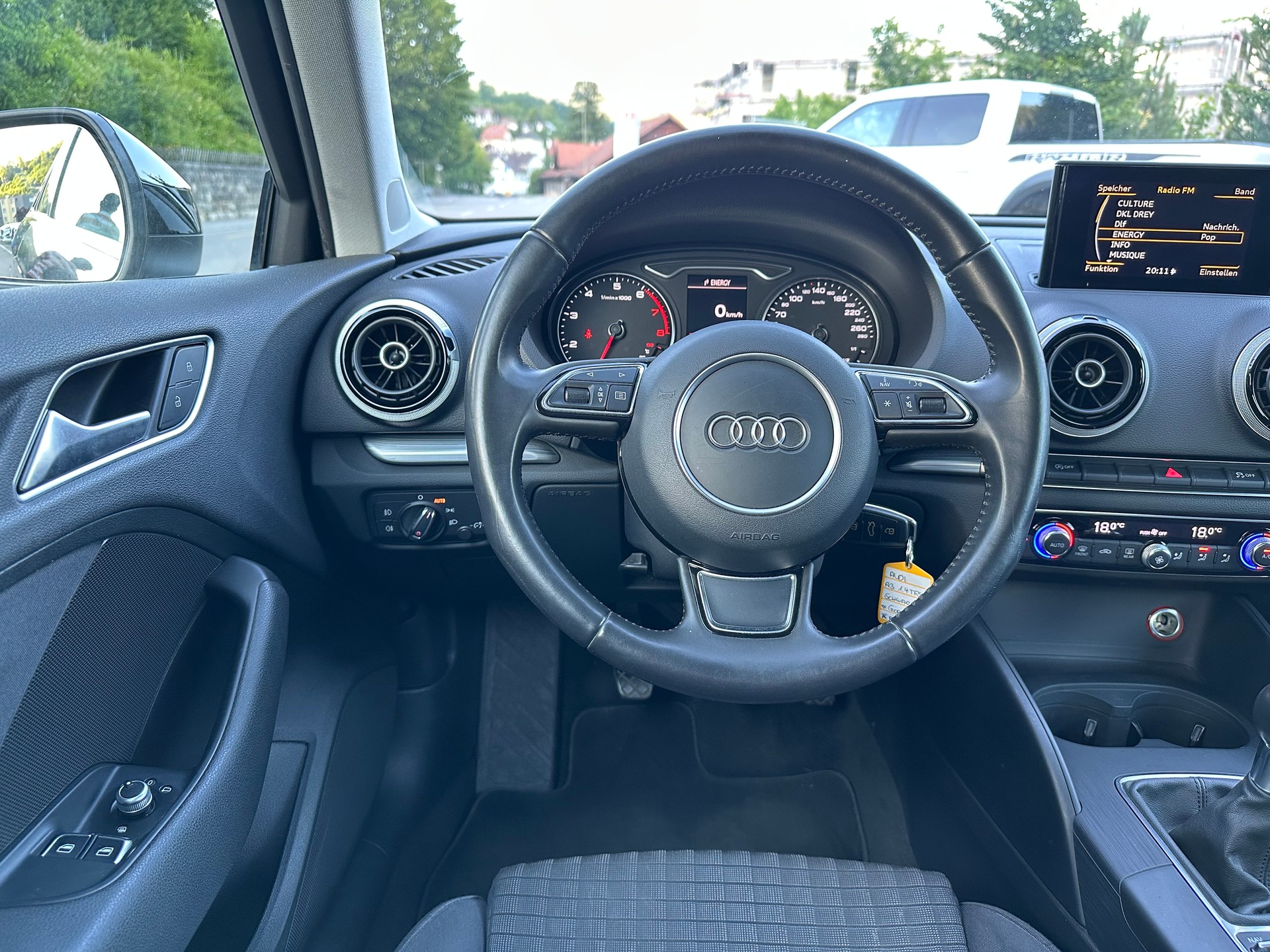 AUDI A3 1.4 TFSI Ambition-image-12
