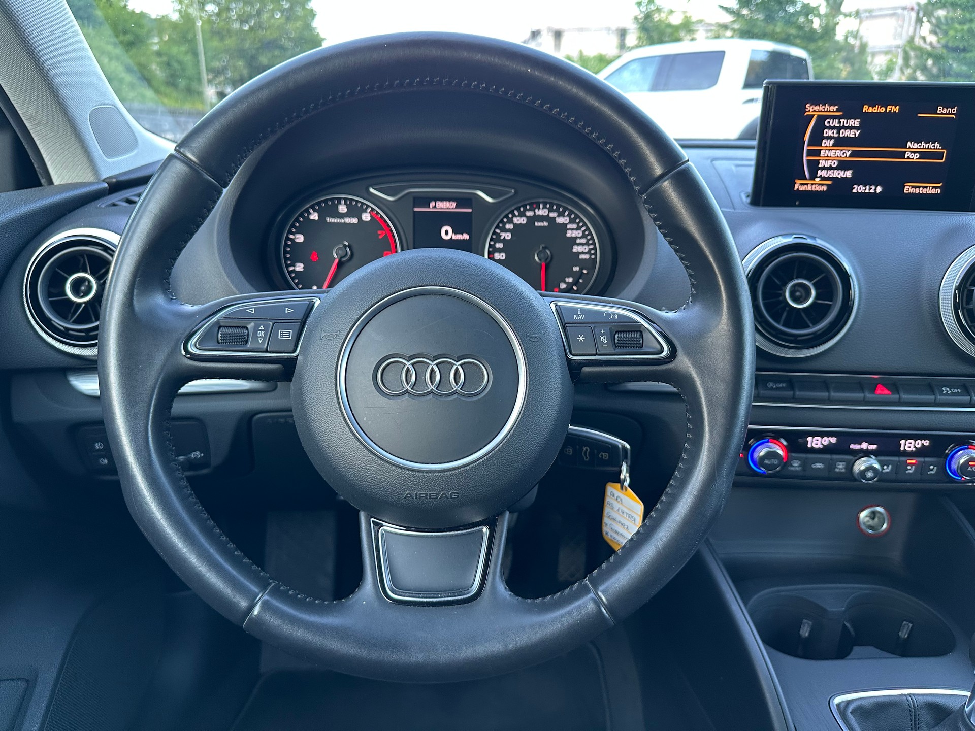AUDI A3 1.4 TFSI Ambition-image-14
