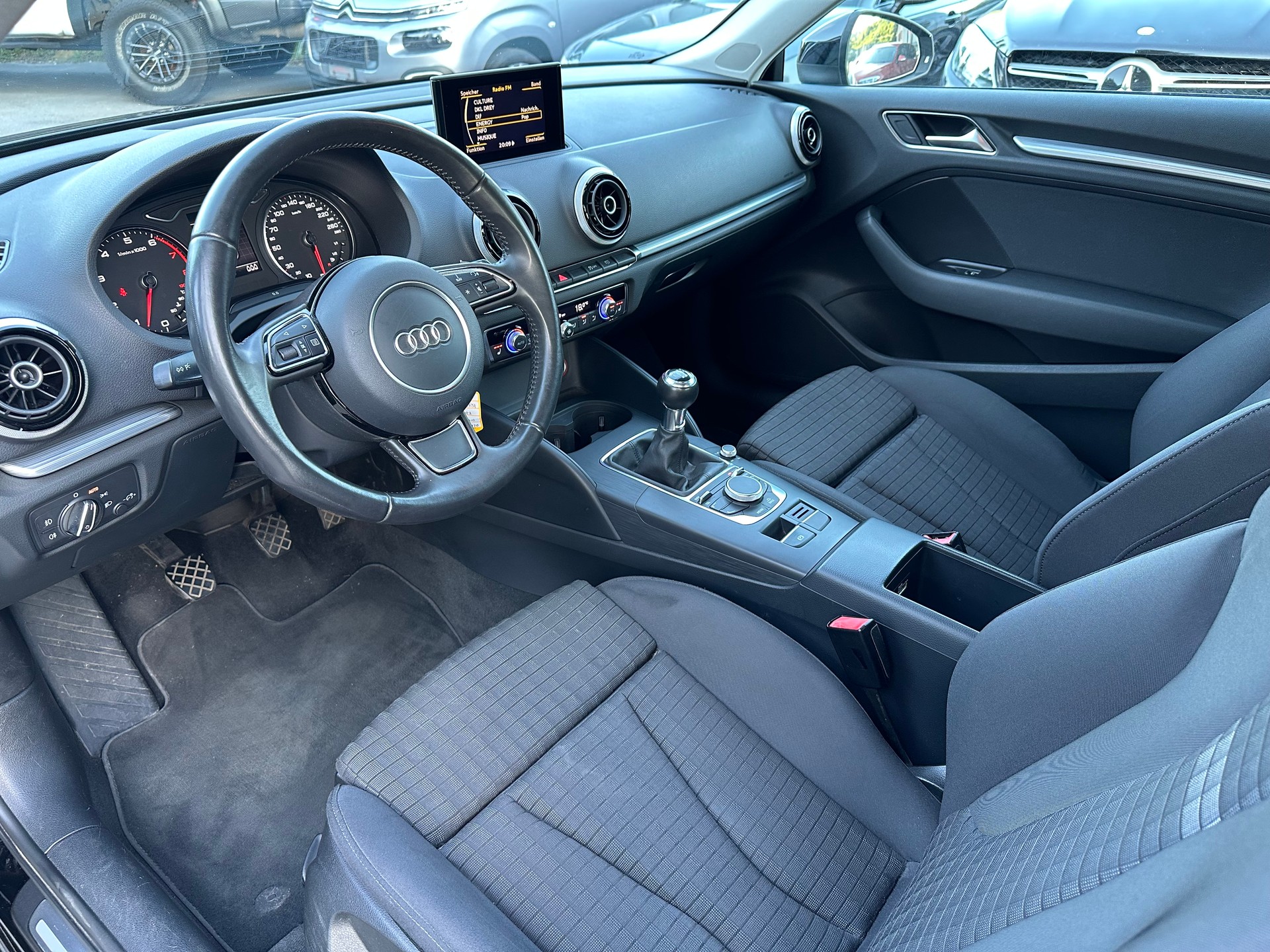 AUDI A3 1.4 TFSI Ambition-image-8