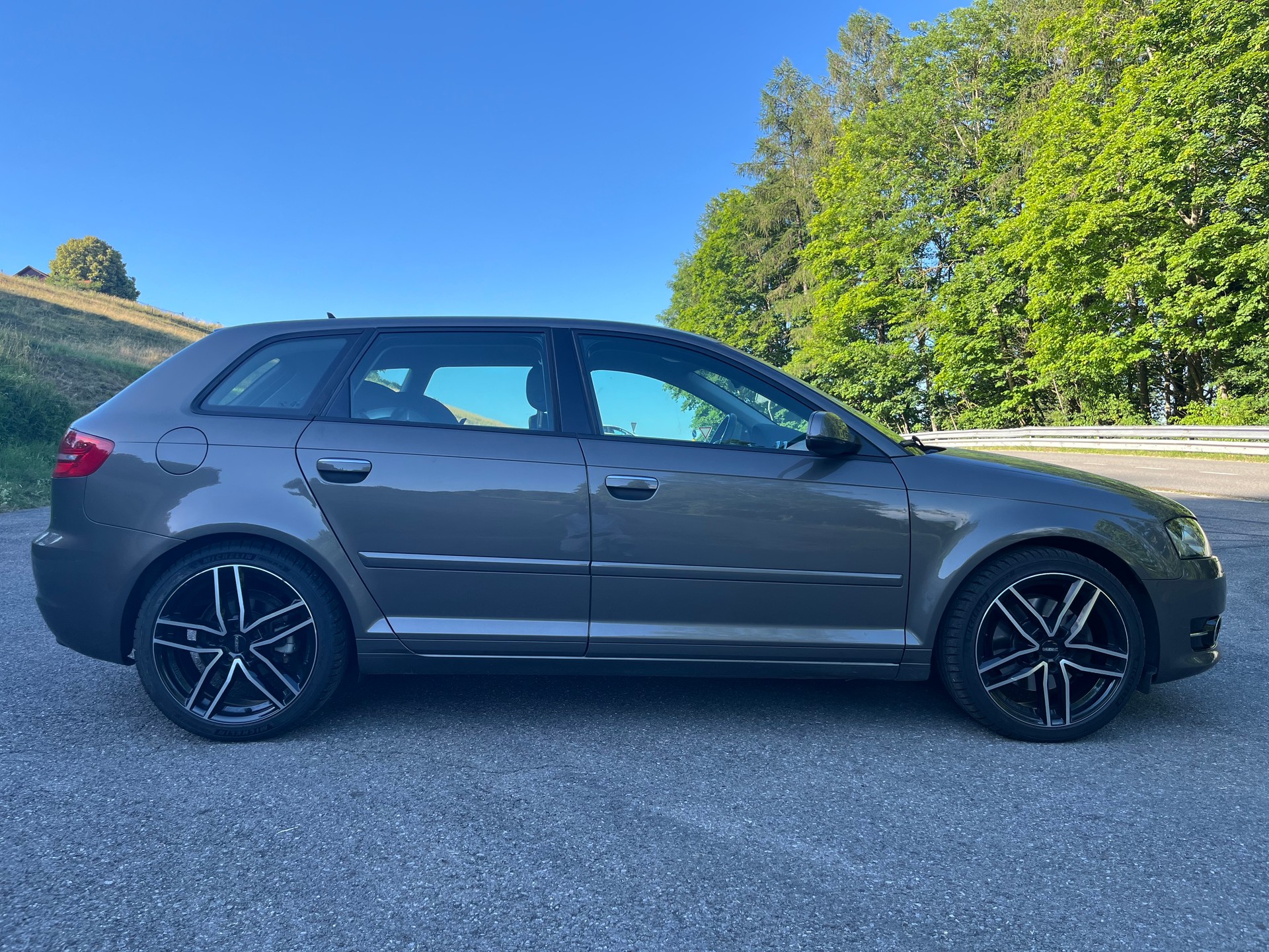 AUDI A3 Sportback 1.8 TFSI Ambiente quattro-image-2