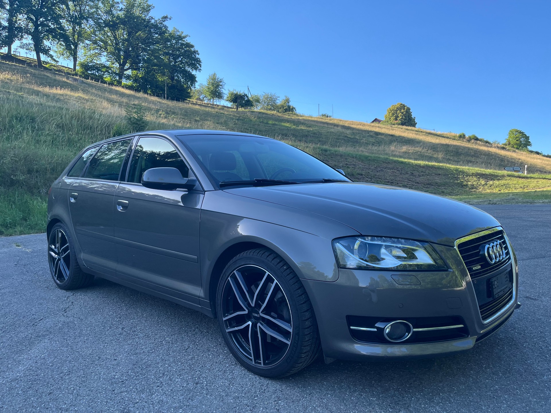 AUDI A3 Sportback 1.8 TFSI Ambiente quattro-image-1