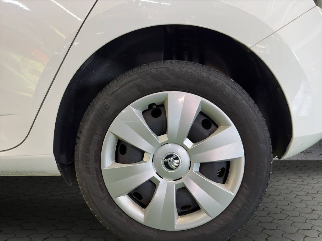 SKODA Fabia 1.0 TSI Ambition DSG-image-13