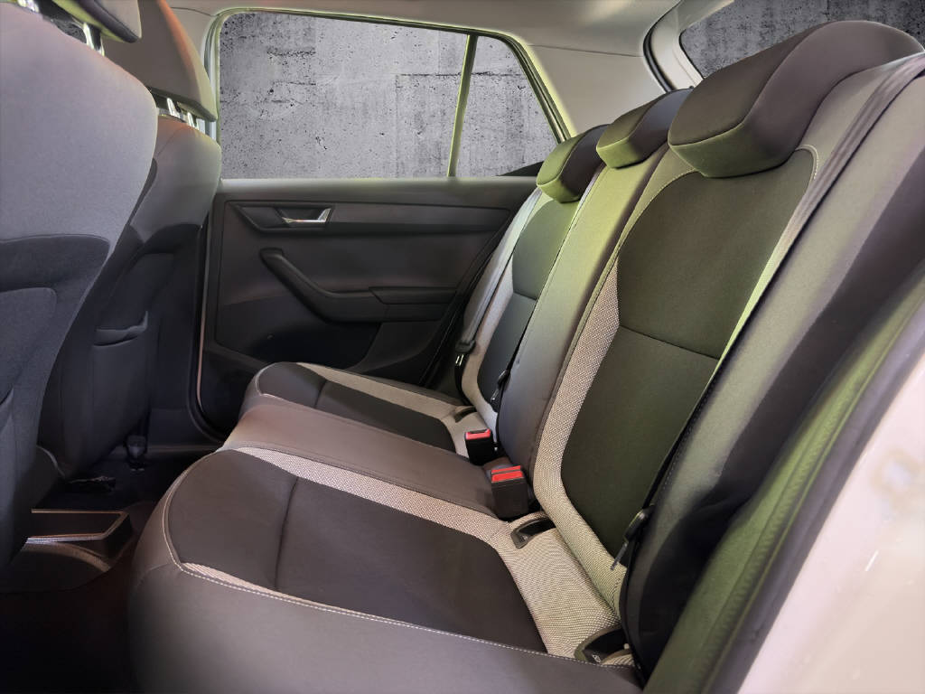 SKODA Fabia 1.0 TSI Ambition DSG-image-10