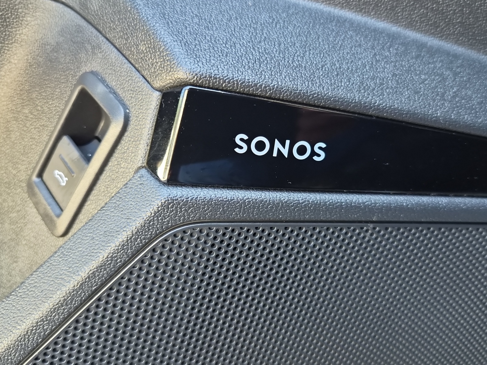 AUDI RS3 Sportback 2.5 TSI quattro S-tronic-image-12