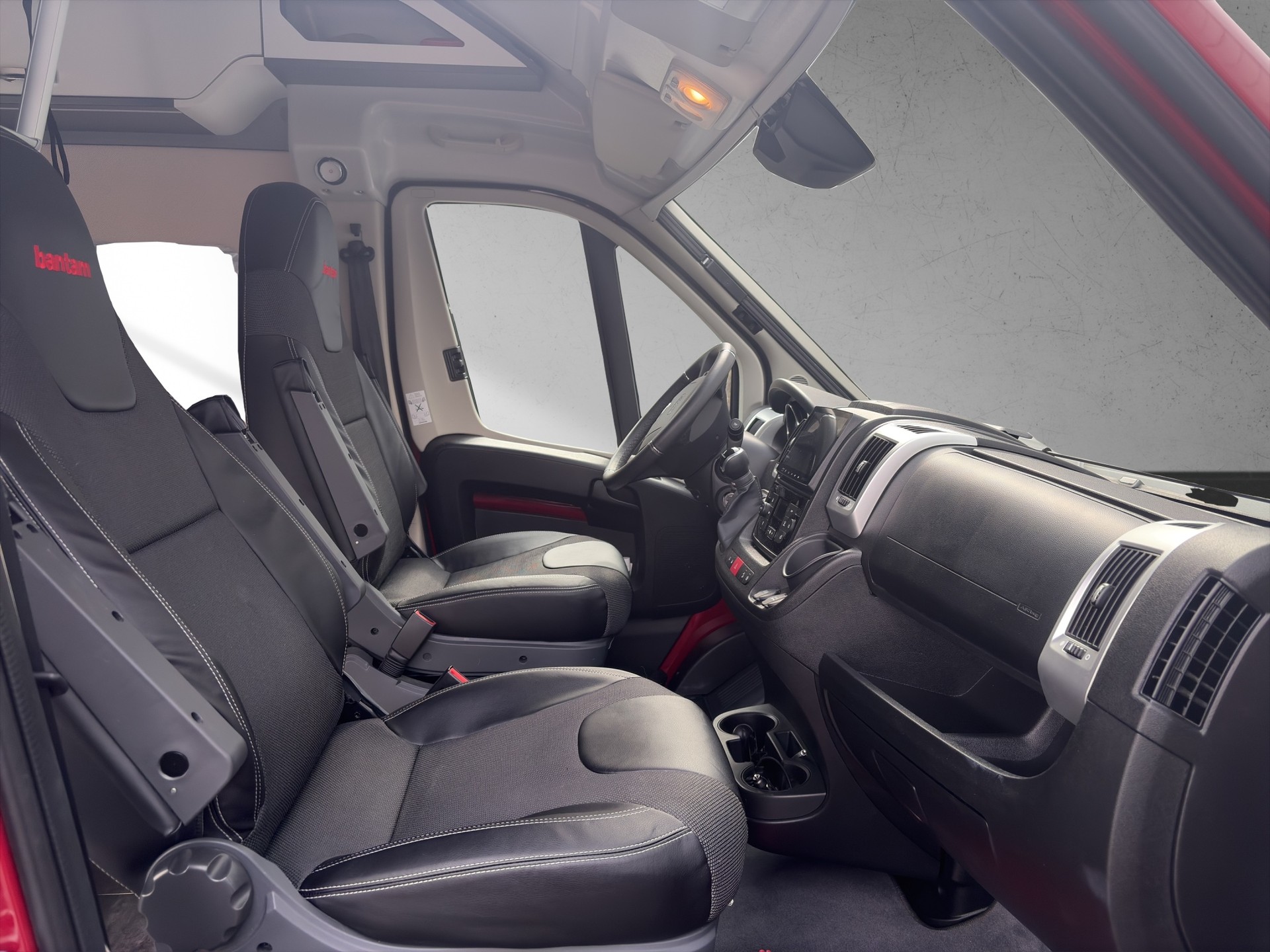FIAT Bantam V630 Premium-image-9