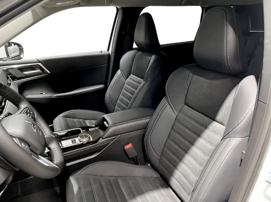 MITSUBISHI Outlander 2.4 PHEV Inform 4WD Automatic-image-5