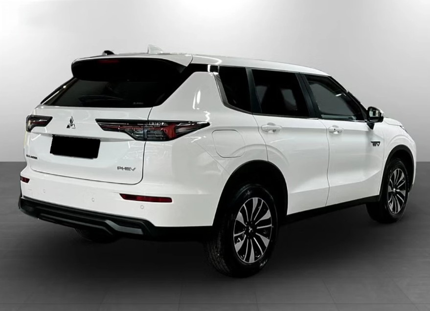 MITSUBISHI Outlander 2.4 PHEV Inform 4WD Automatic-image-2