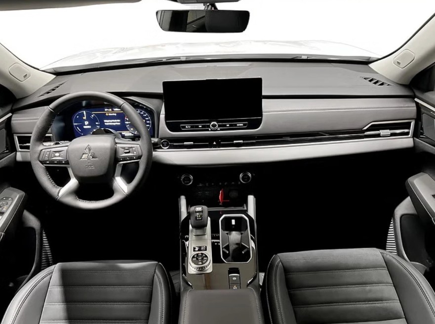 MITSUBISHI Outlander 2.4 PHEV Inform 4WD Automatic-image-4