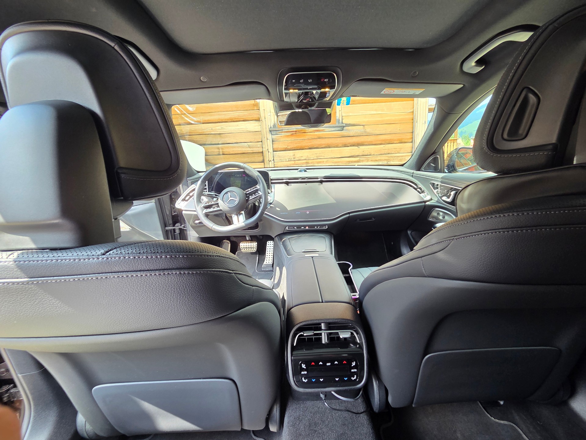 MERCEDES-BENZ E 220 d AMG Line 4matic-image-8