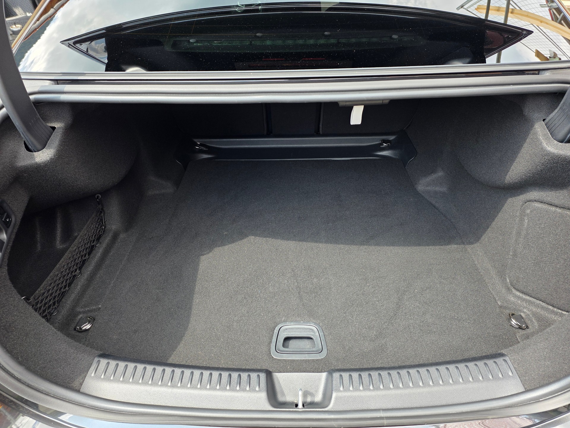 MERCEDES-BENZ E 220 d AMG Line 4matic-image-13