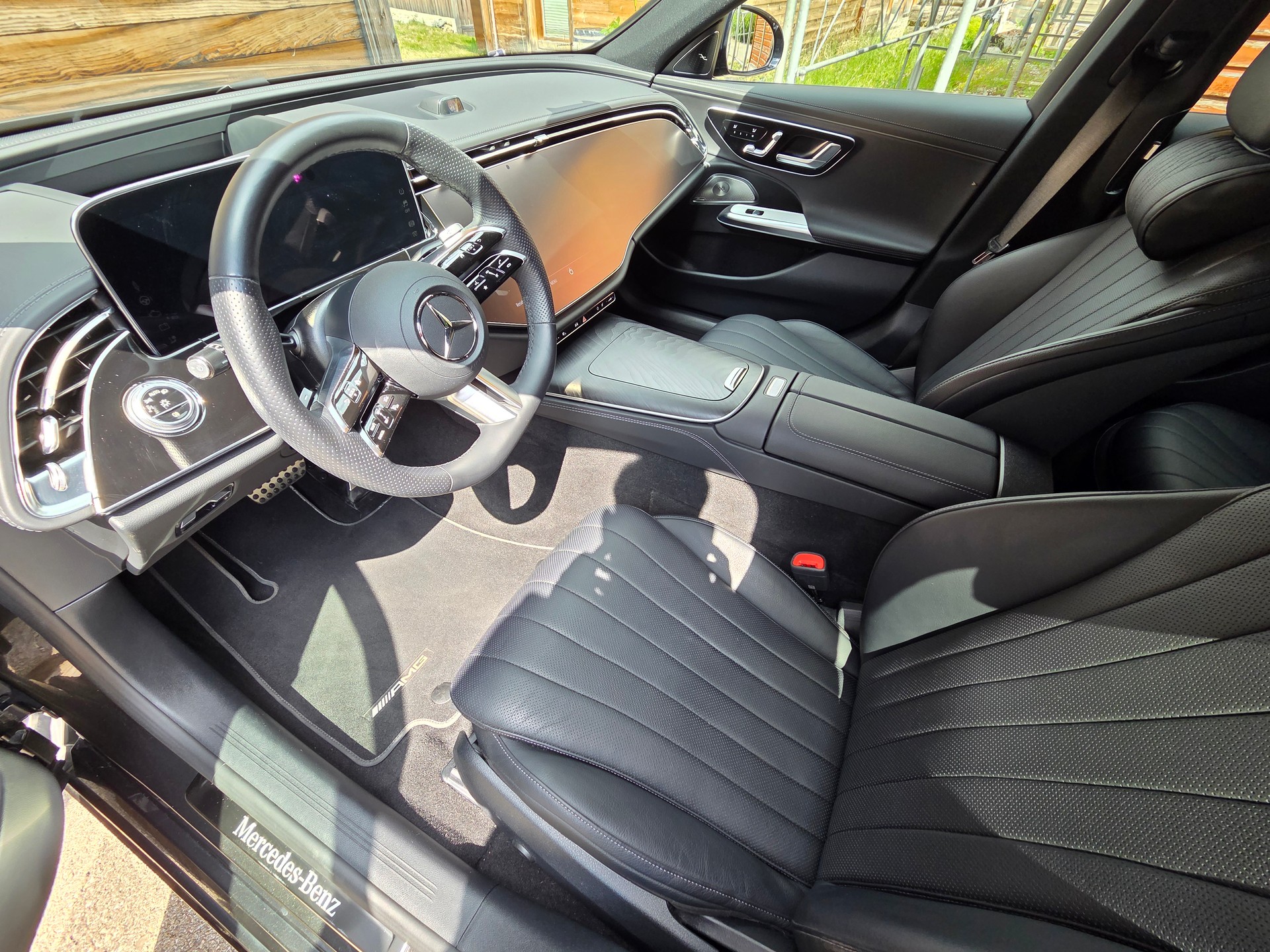 MERCEDES-BENZ E 220 d AMG Line 4matic-image-9