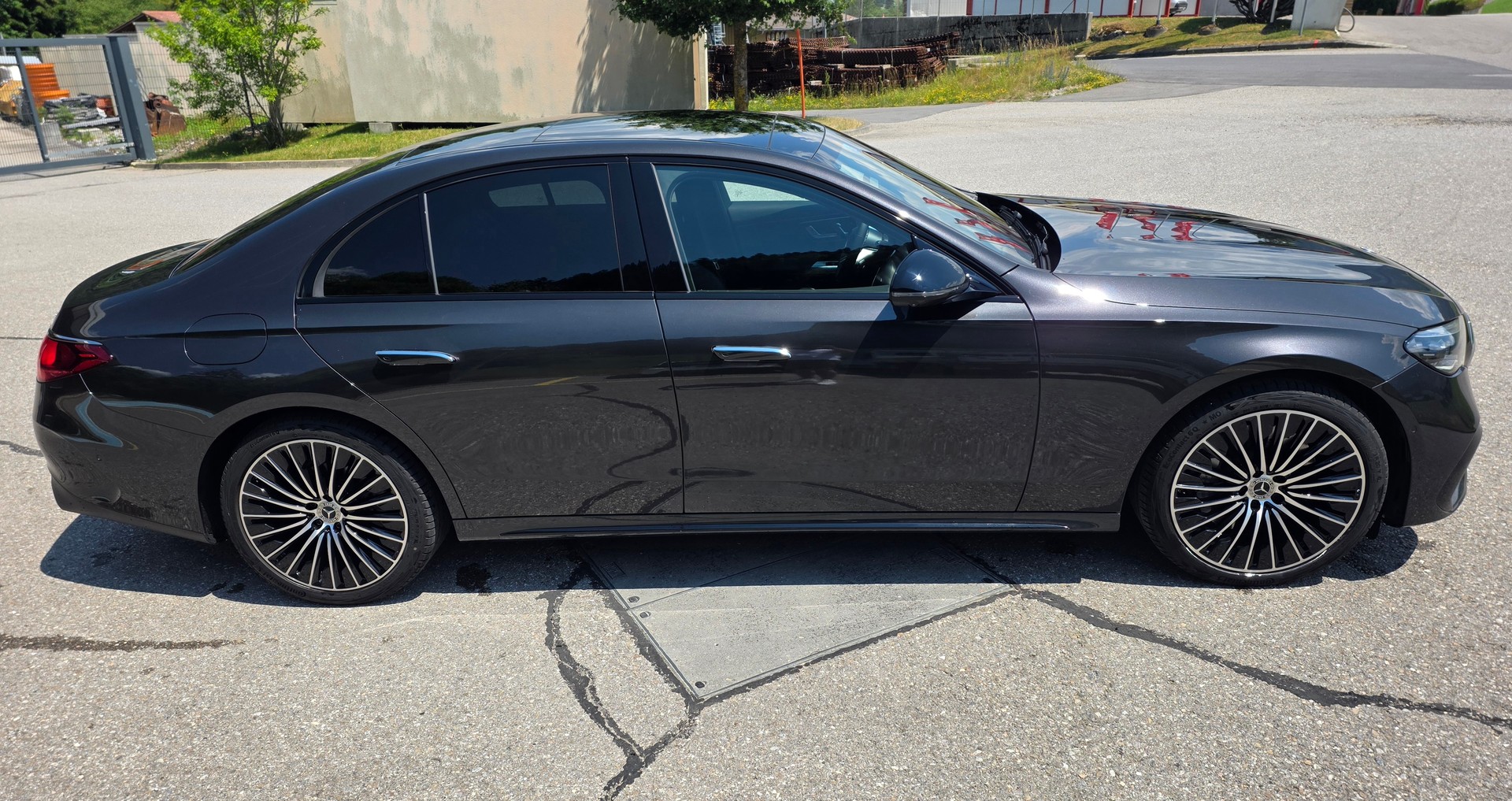 MERCEDES-BENZ E 220 d AMG Line 4matic-image-8
