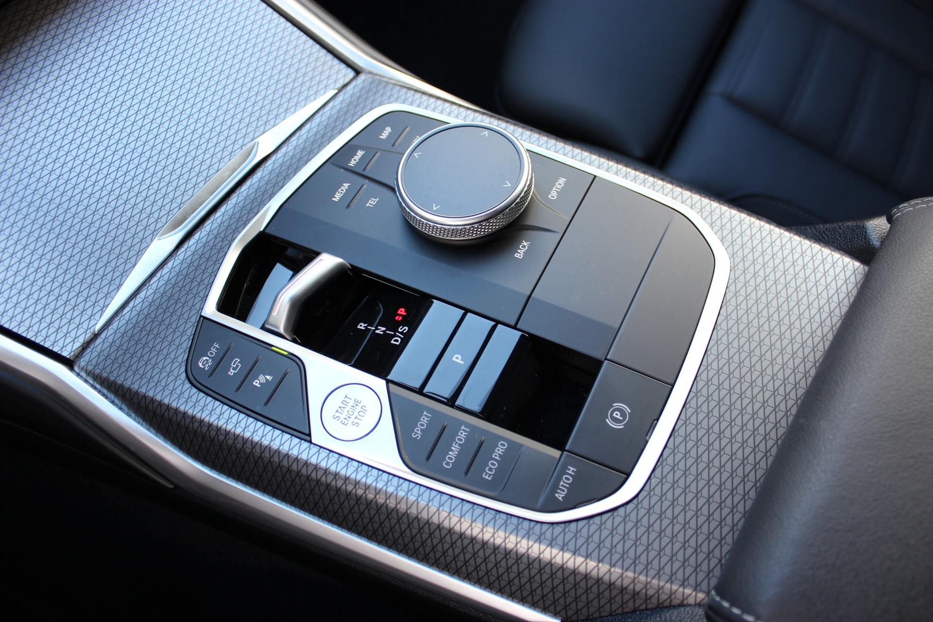 BMW 330d xDrive 48V Touring M Sport *ANHÄNGERKUPPLUNG*-image-22