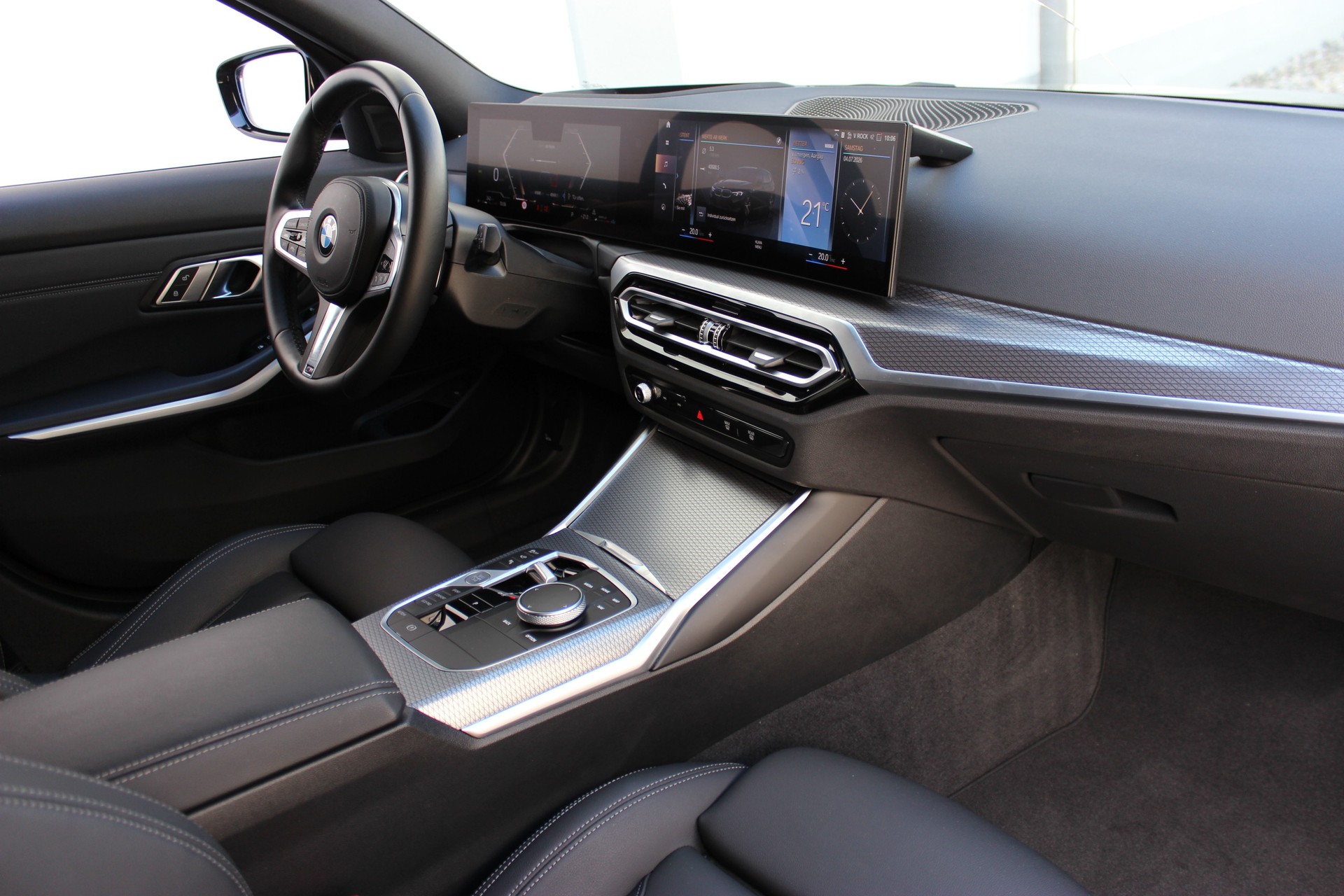 BMW 330d xDrive 48V Touring M Sport *ANHÄNGERKUPPLUNG*-image-16