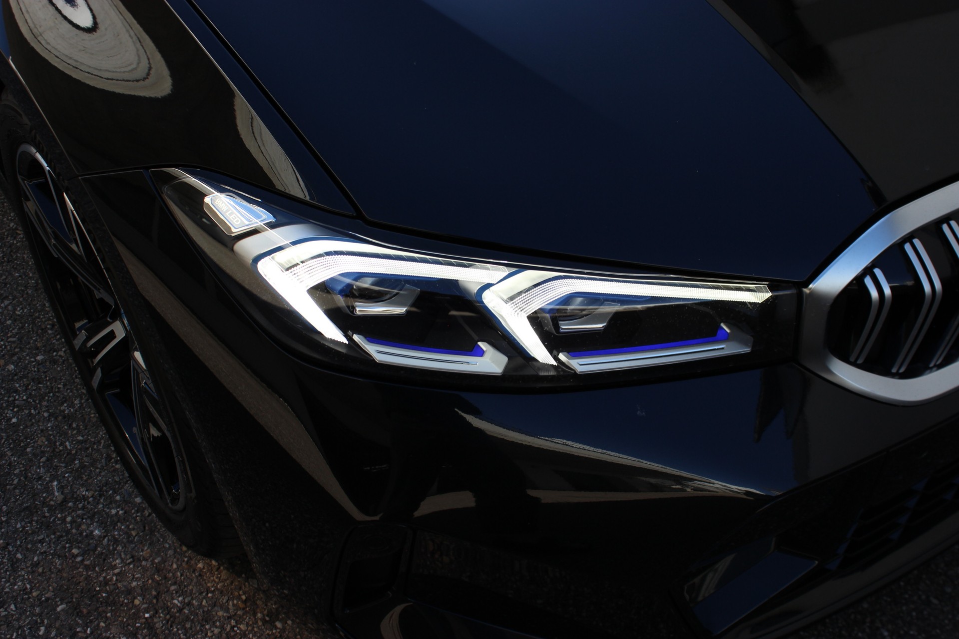 BMW 330d xDrive 48V Touring M Sport *ANHÄNGERKUPPLUNG*-image-19