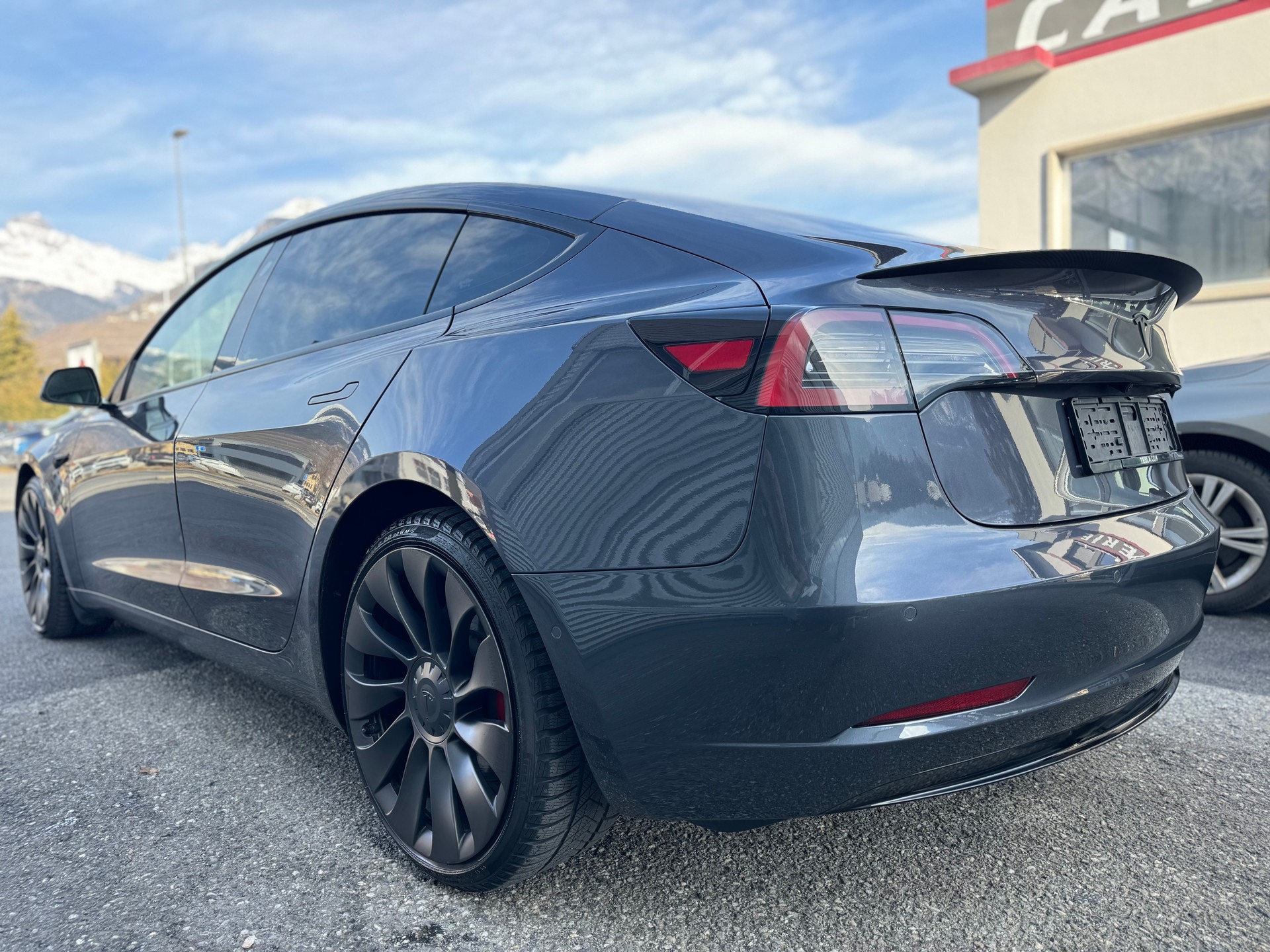 TESLA Model 3 Performance Dual Motor AWD-image-5