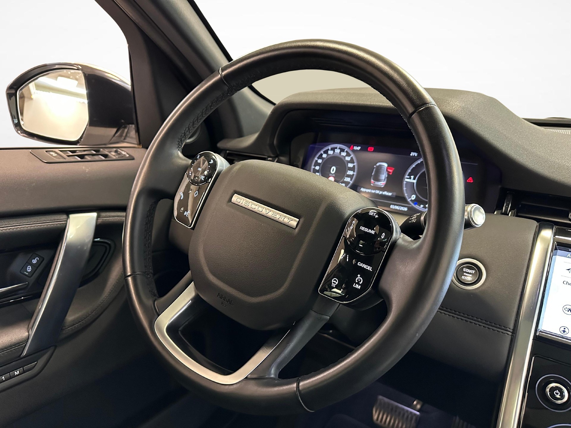 LAND ROVER Discovery Sport 2.0 TD4 180 SE-image-6