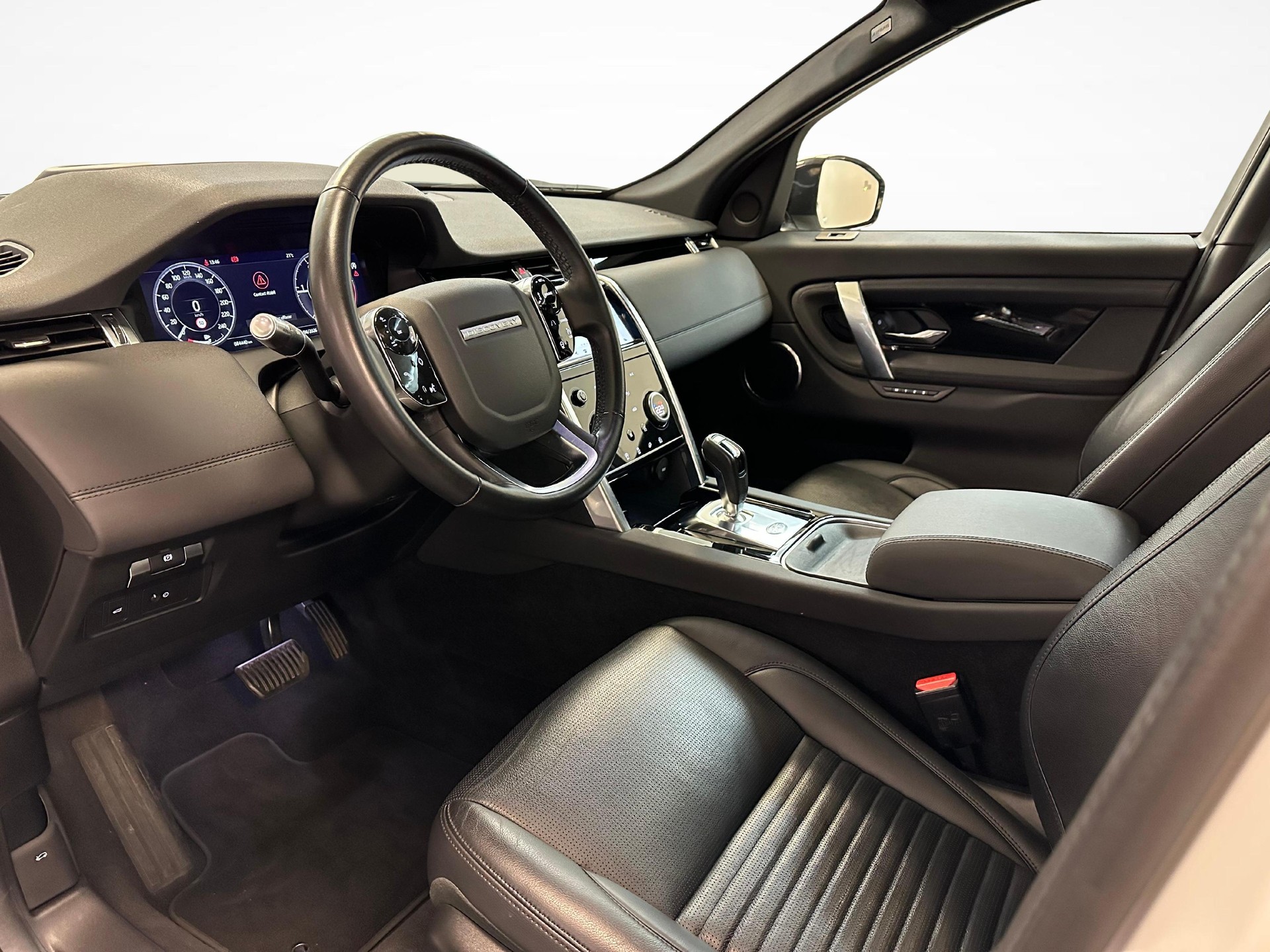 LAND ROVER Discovery Sport 2.0 TD4 180 SE-image-3