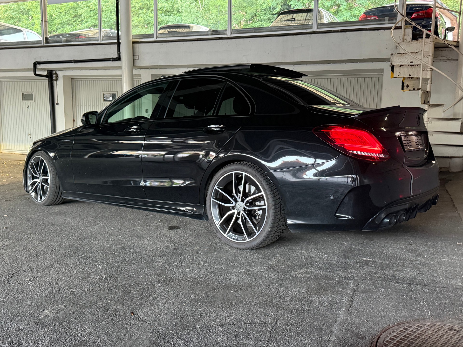 MERCEDES-BENZ C 43 AMG 4Matic 9G-Tronic-image-4