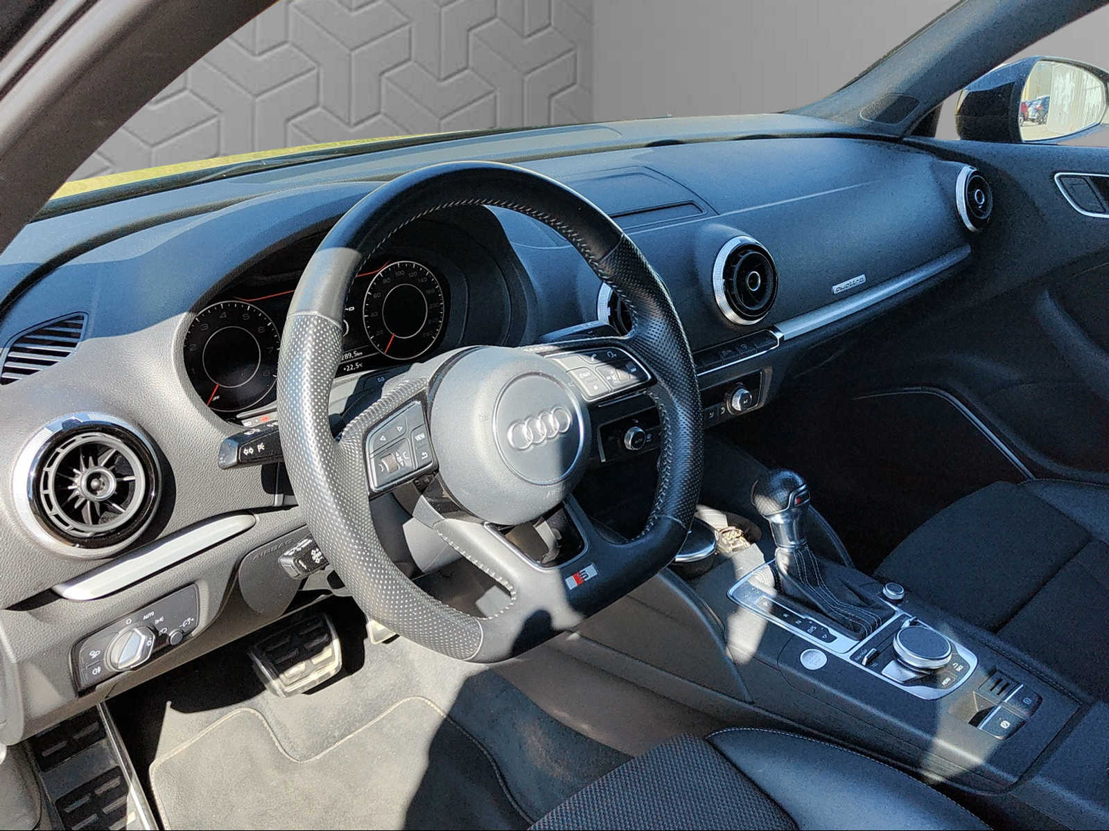 AUDI A3 Sportback 2.0 TFSI Sport quattro S-tronic-image-11