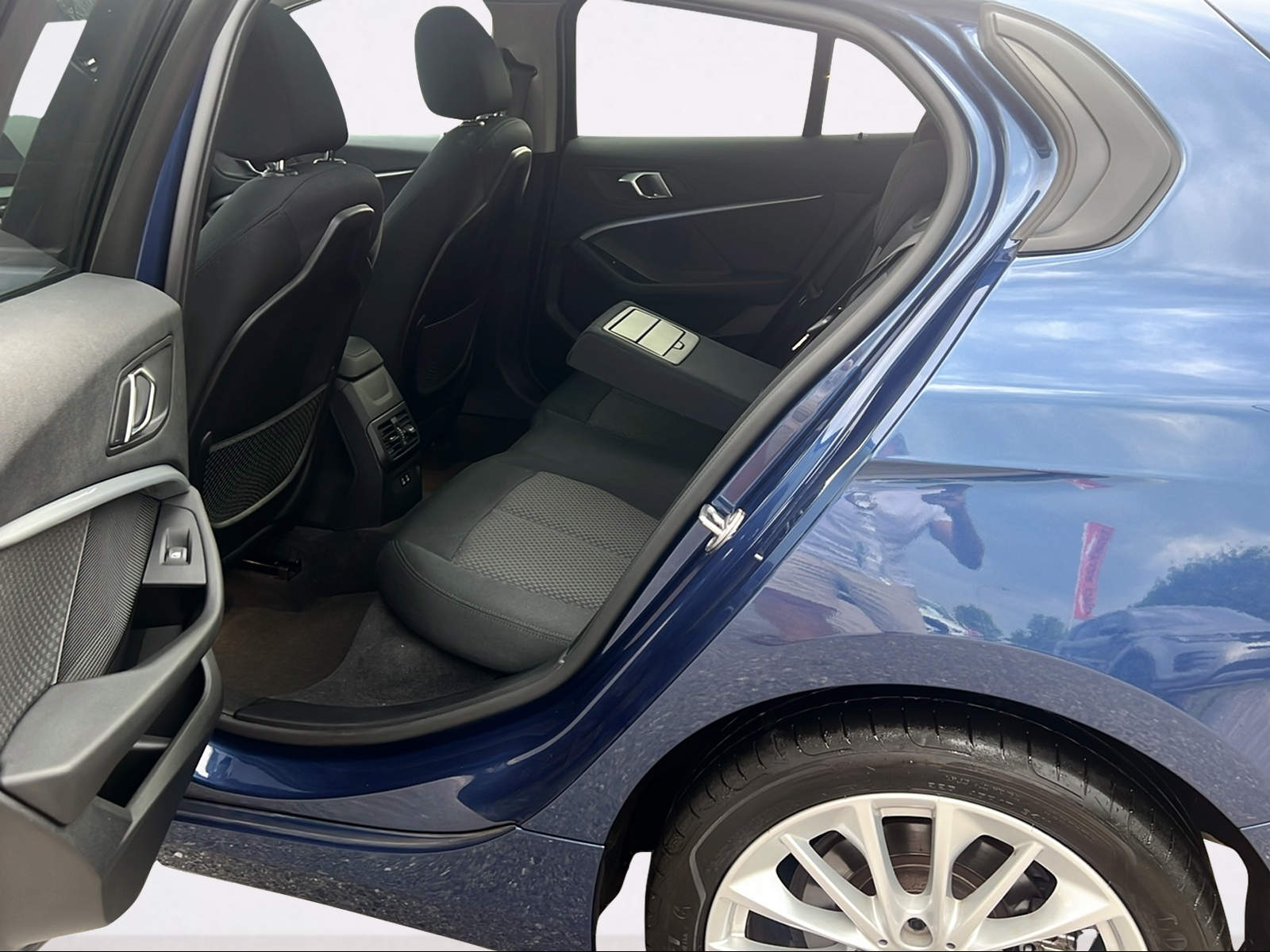 BMW 118i Steptronic-image-10