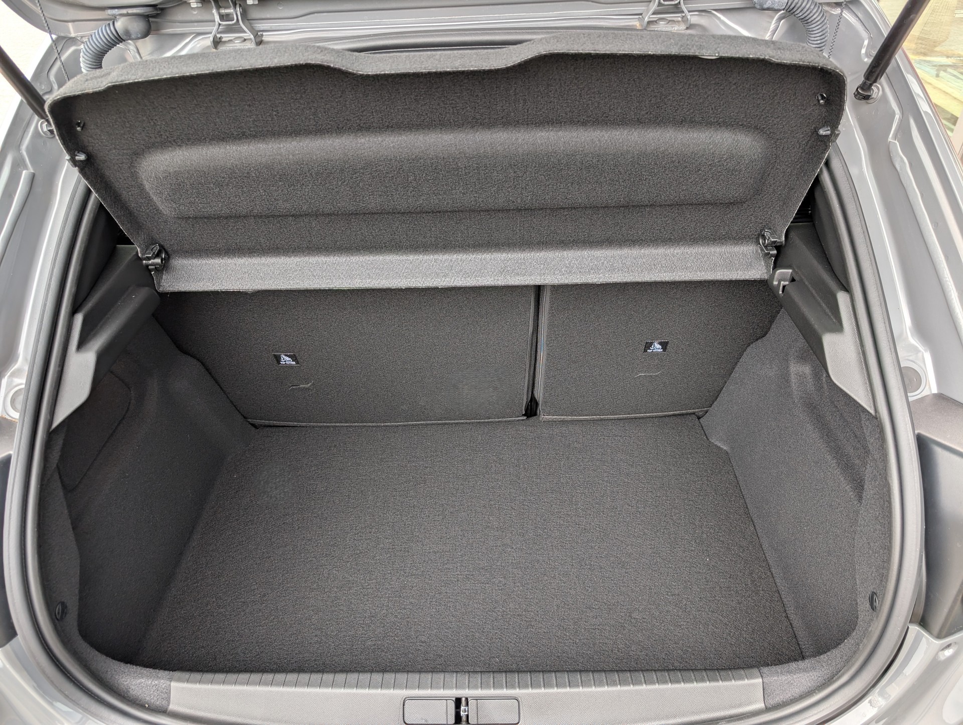 PEUGEOT 208 1.2 MHEV 110 Allure Premium-image-7