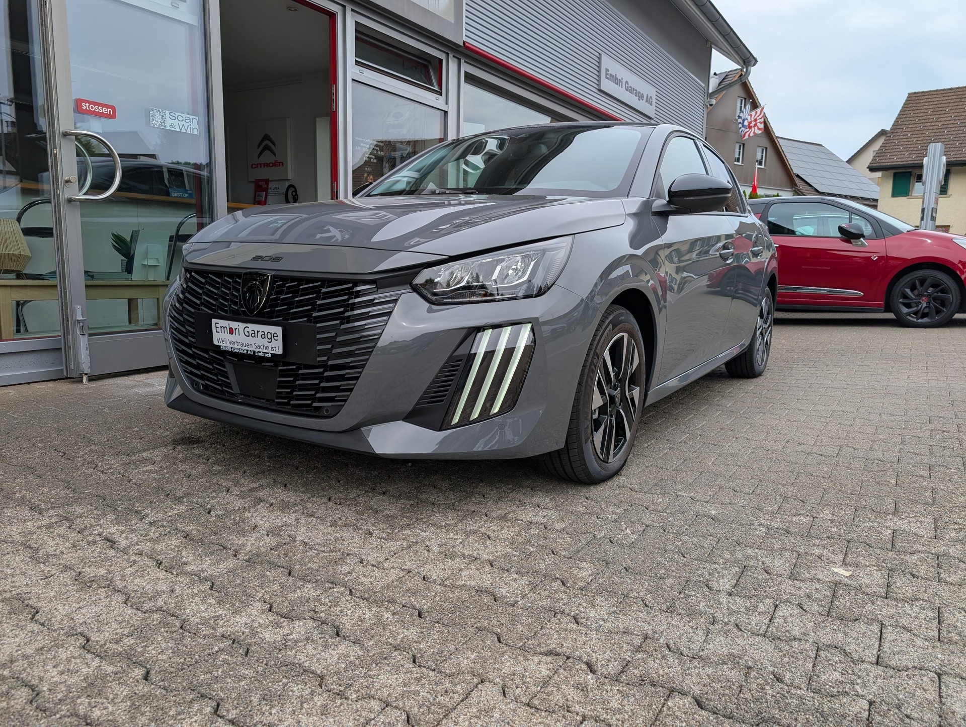 PEUGEOT 208 1.2 MHEV 110 Allure Premium-image-2