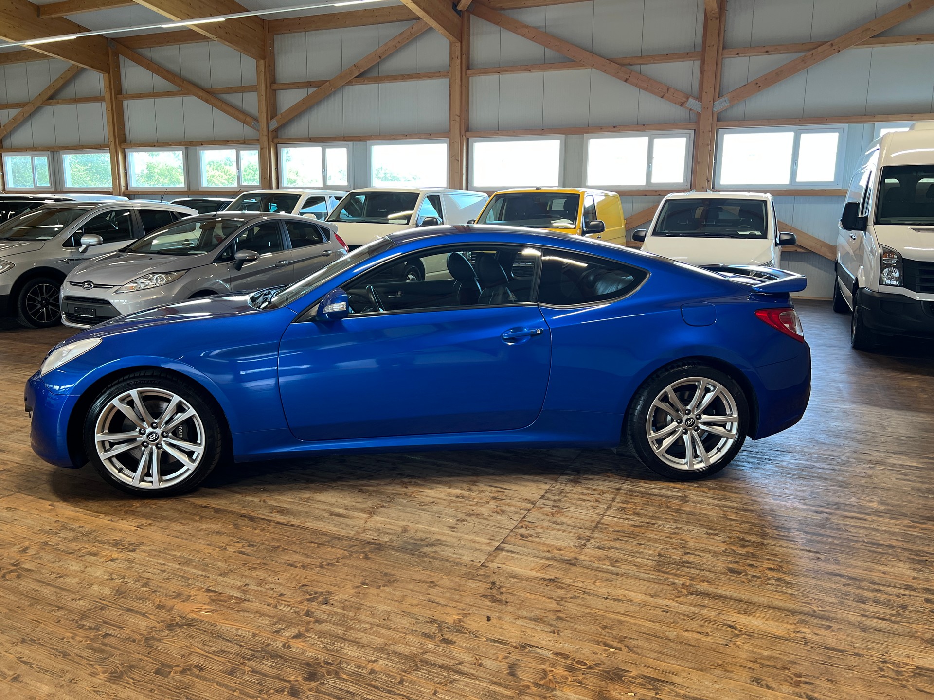 HYUNDAI Genesis 2.0 Turbo-image-7