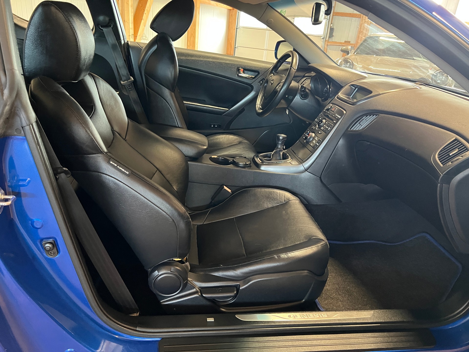 HYUNDAI Genesis 2.0 Turbo-image-11