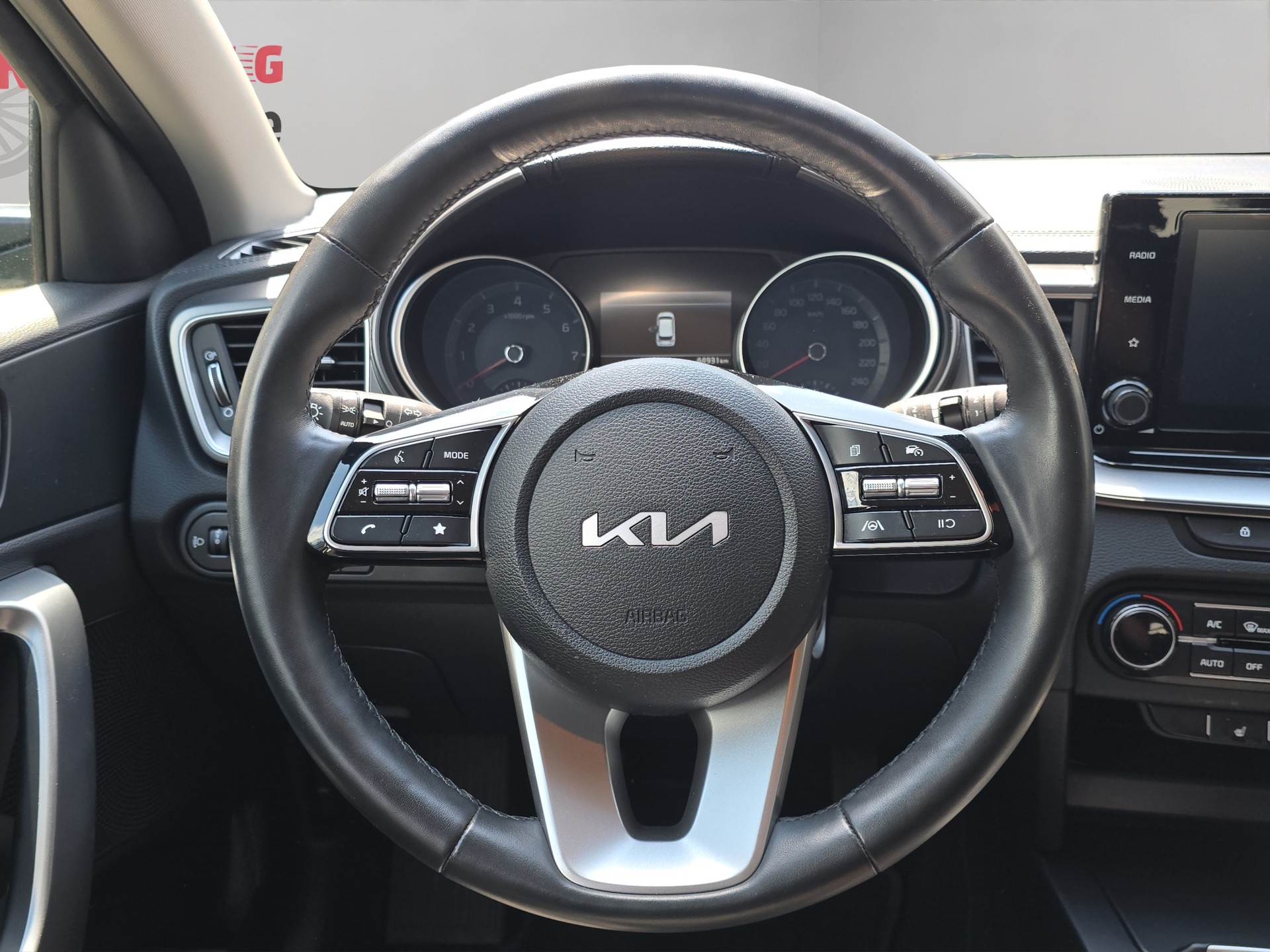 KIA Ceed SW Prestige-image-10