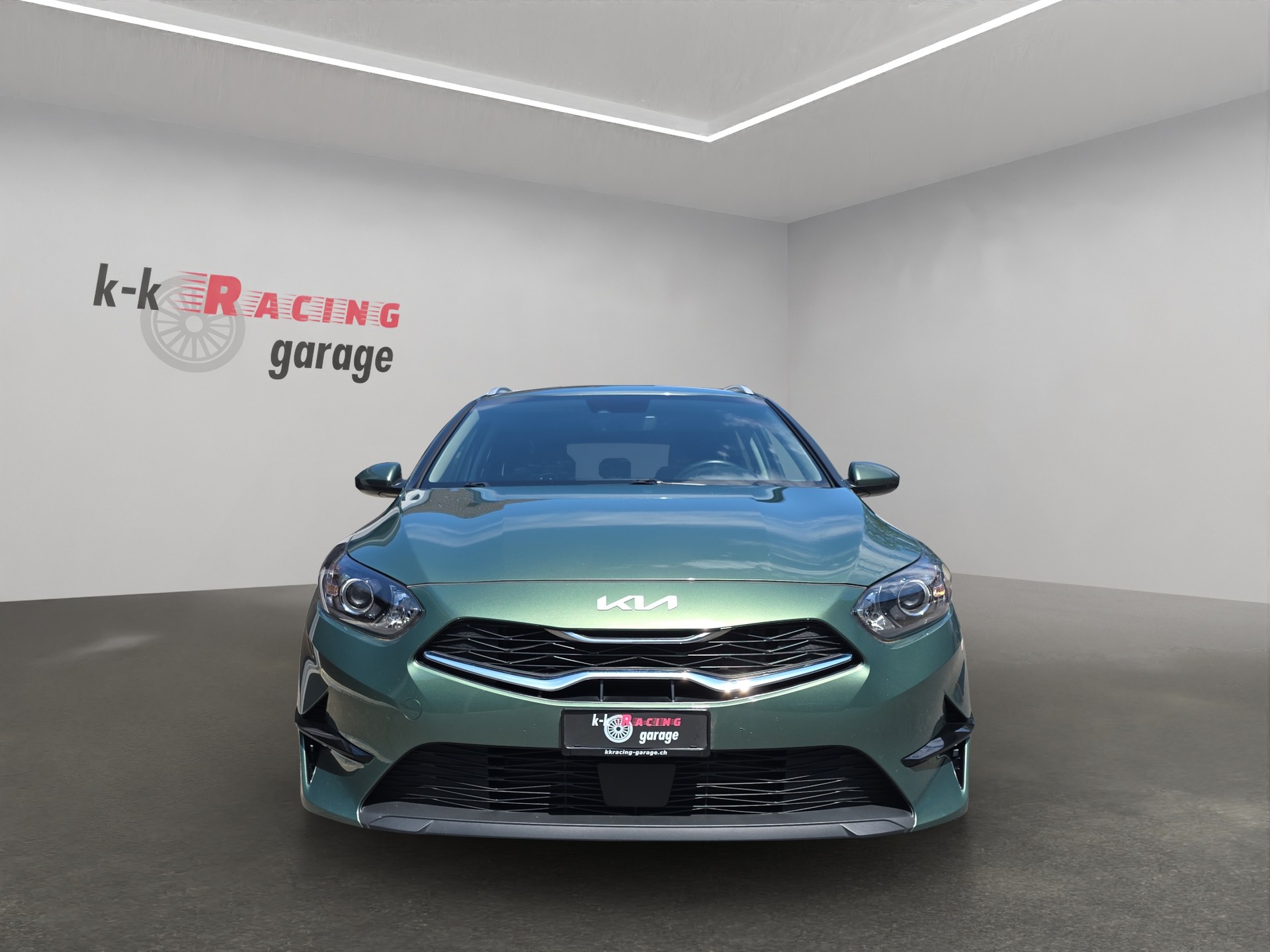 KIA Ceed SW Prestige-showroom-element-1